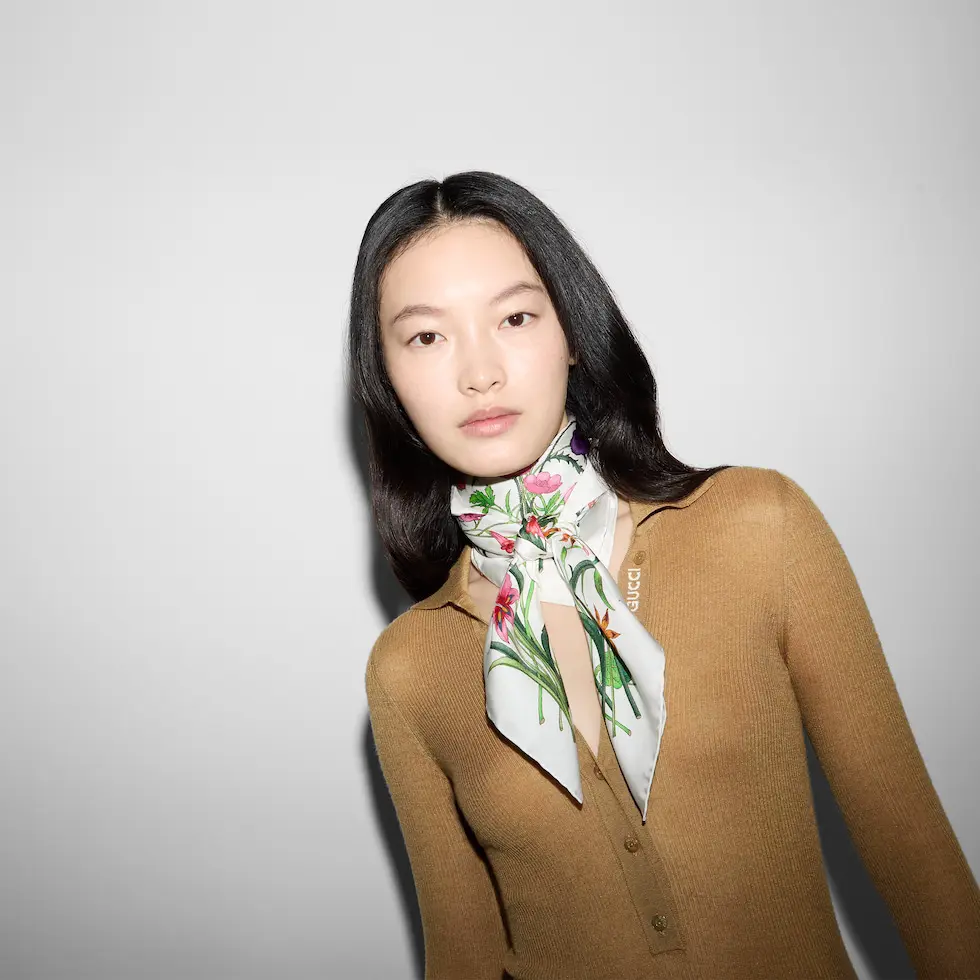 🌼SGC2511
18姆米双面  90x90cm斜纹真丝
古驰《花卉》