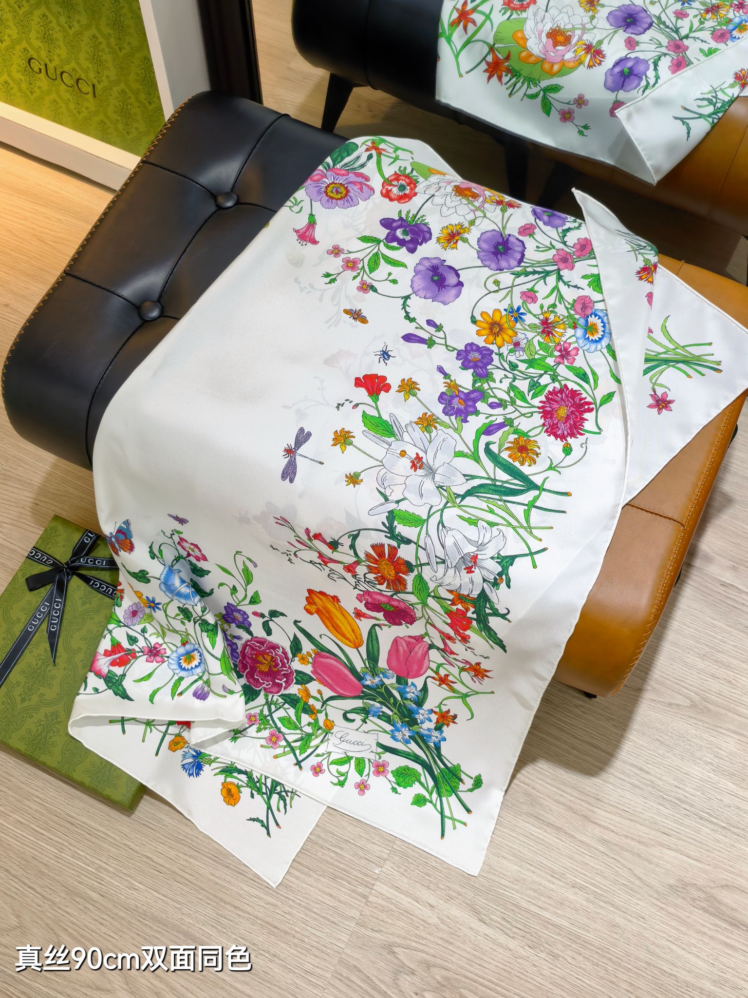 🌼SGC2511
18姆米双面  90x90cm斜纹真丝
古驰《花卉》