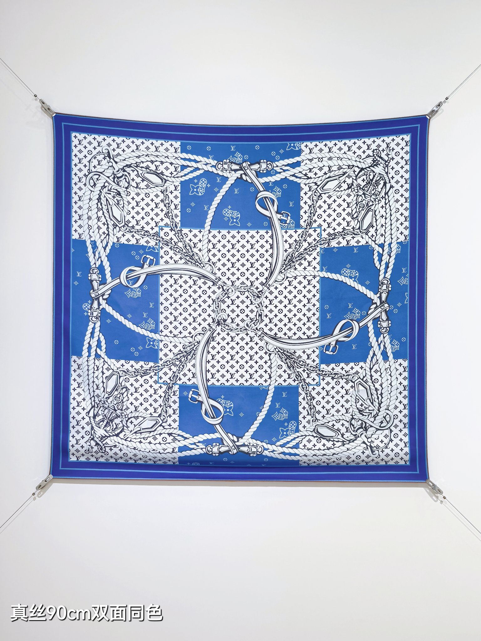 🌼SLV2527
18姆米双面  90x90cm斜纹真丝
LV《》