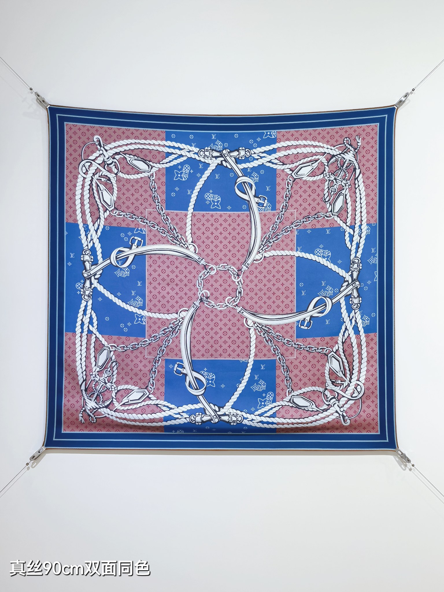 🌼SLV2527
18姆米双面  90x90cm斜纹真丝
LV《》