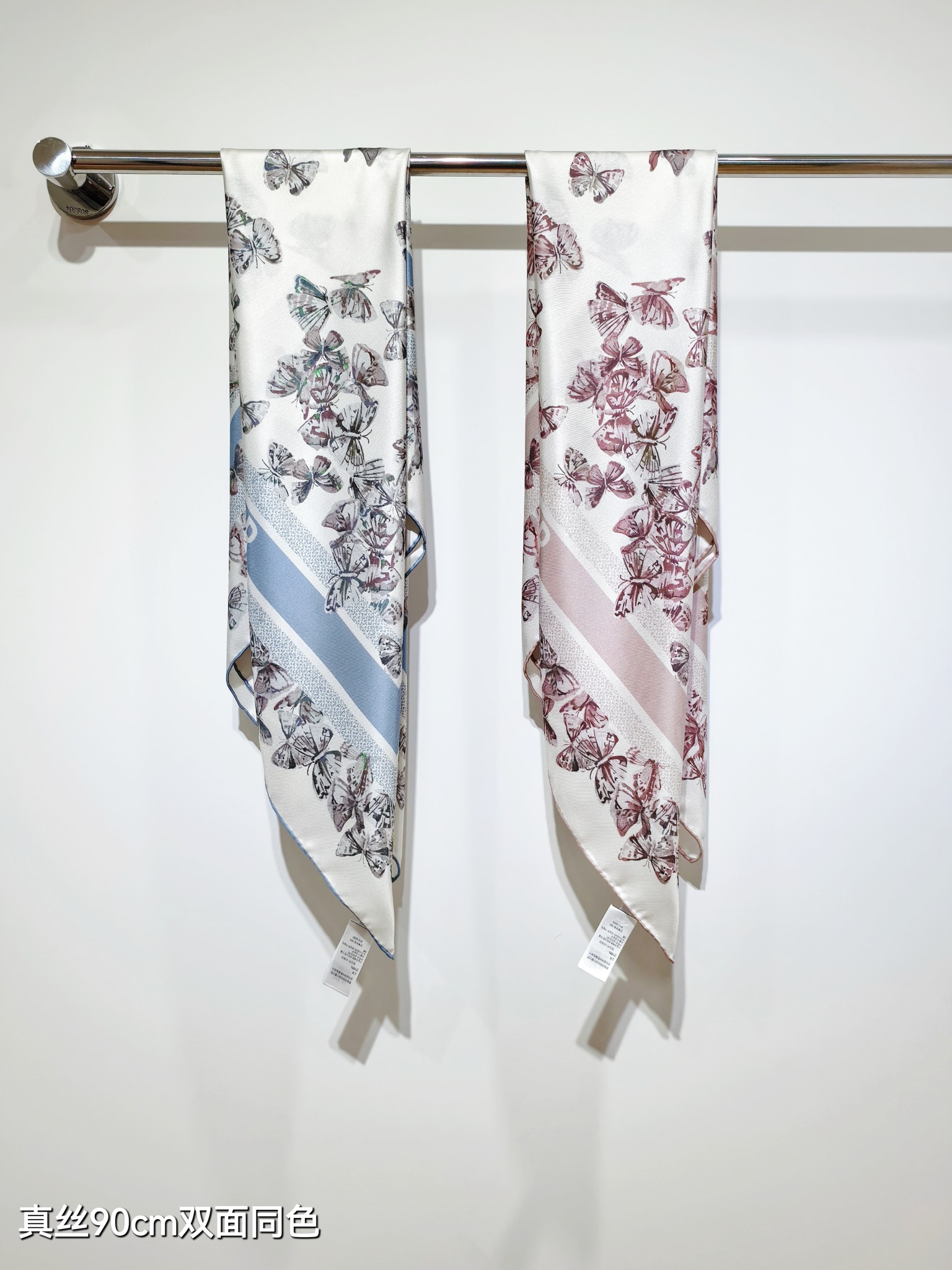 🌼SDO2520
18姆米双面  90x90cm斜纹真丝
迪奥《Camo PaPillon》