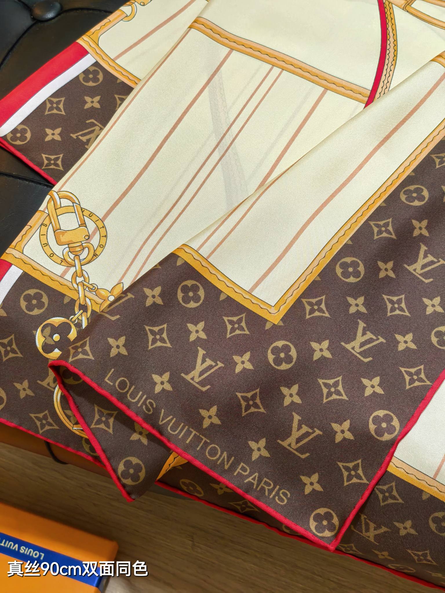 🌼SLV2511
18姆米双面  90x90cm斜纹真丝
LV《My Neverfull》