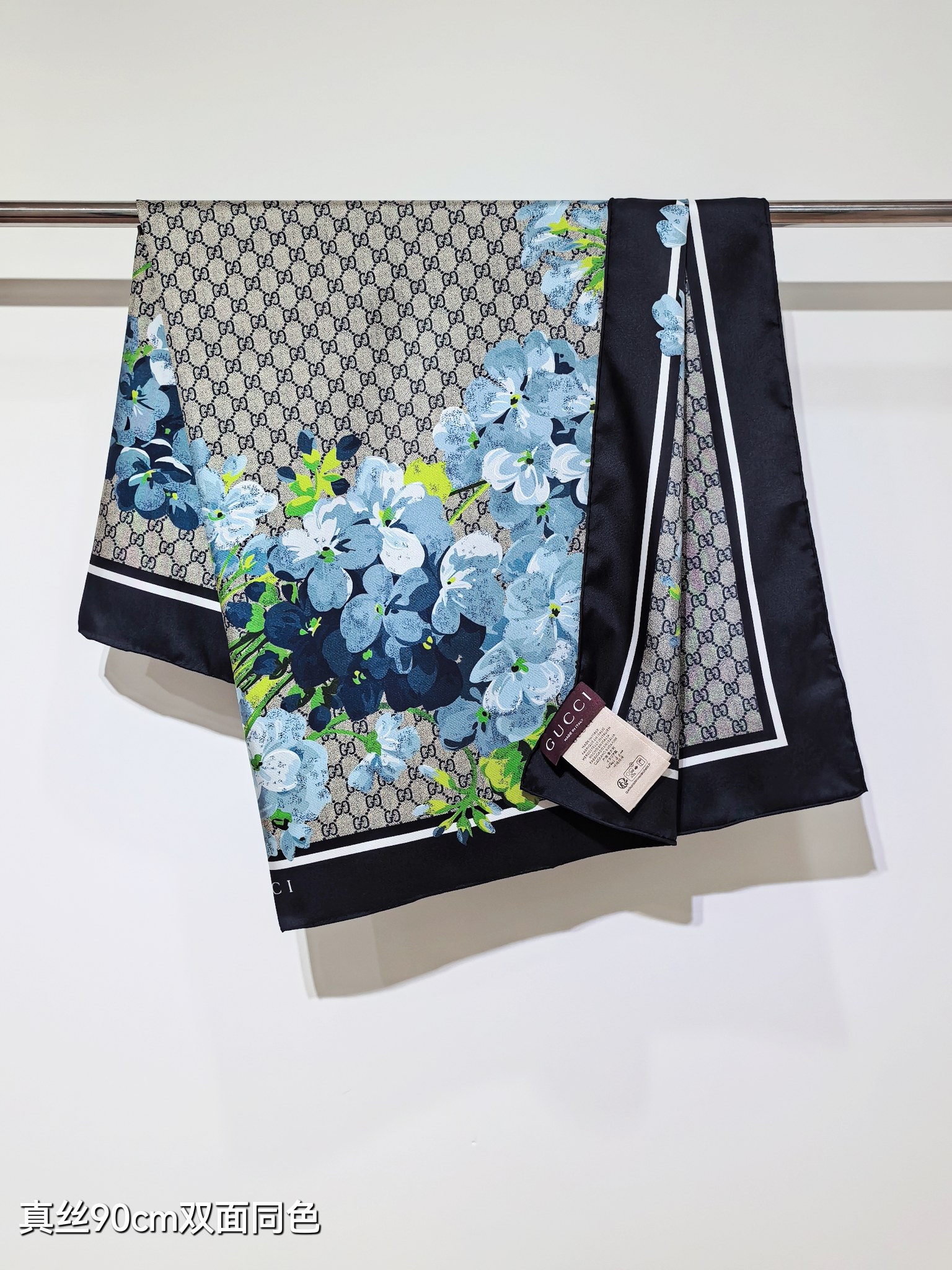 🌼SGC2513
18姆米双面  90x90cm斜纹真丝
古驰《天竺葵》