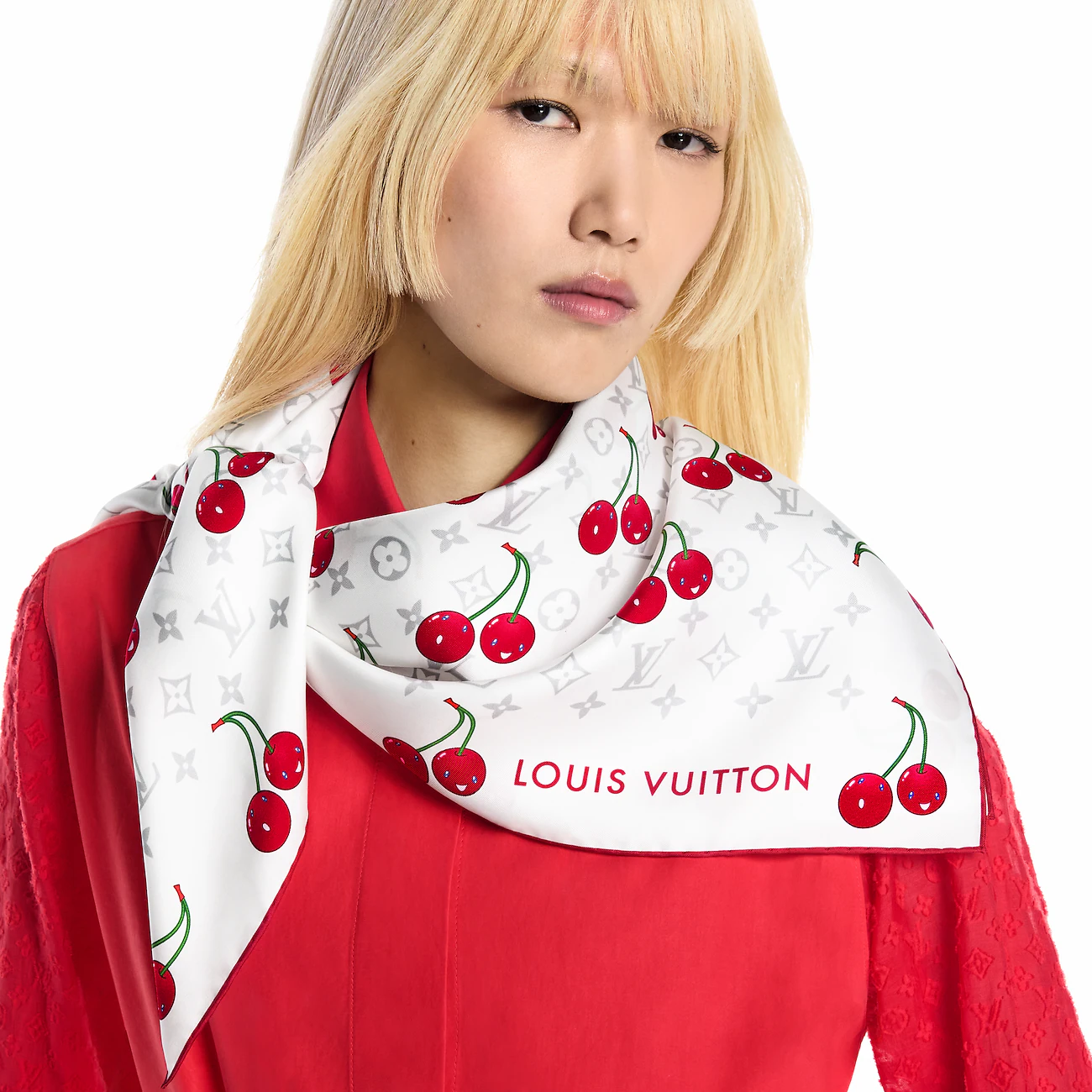 🌼SLV2535
18姆米双面  90x90cm斜纹真丝
LV《LV x TM Monogram Cer