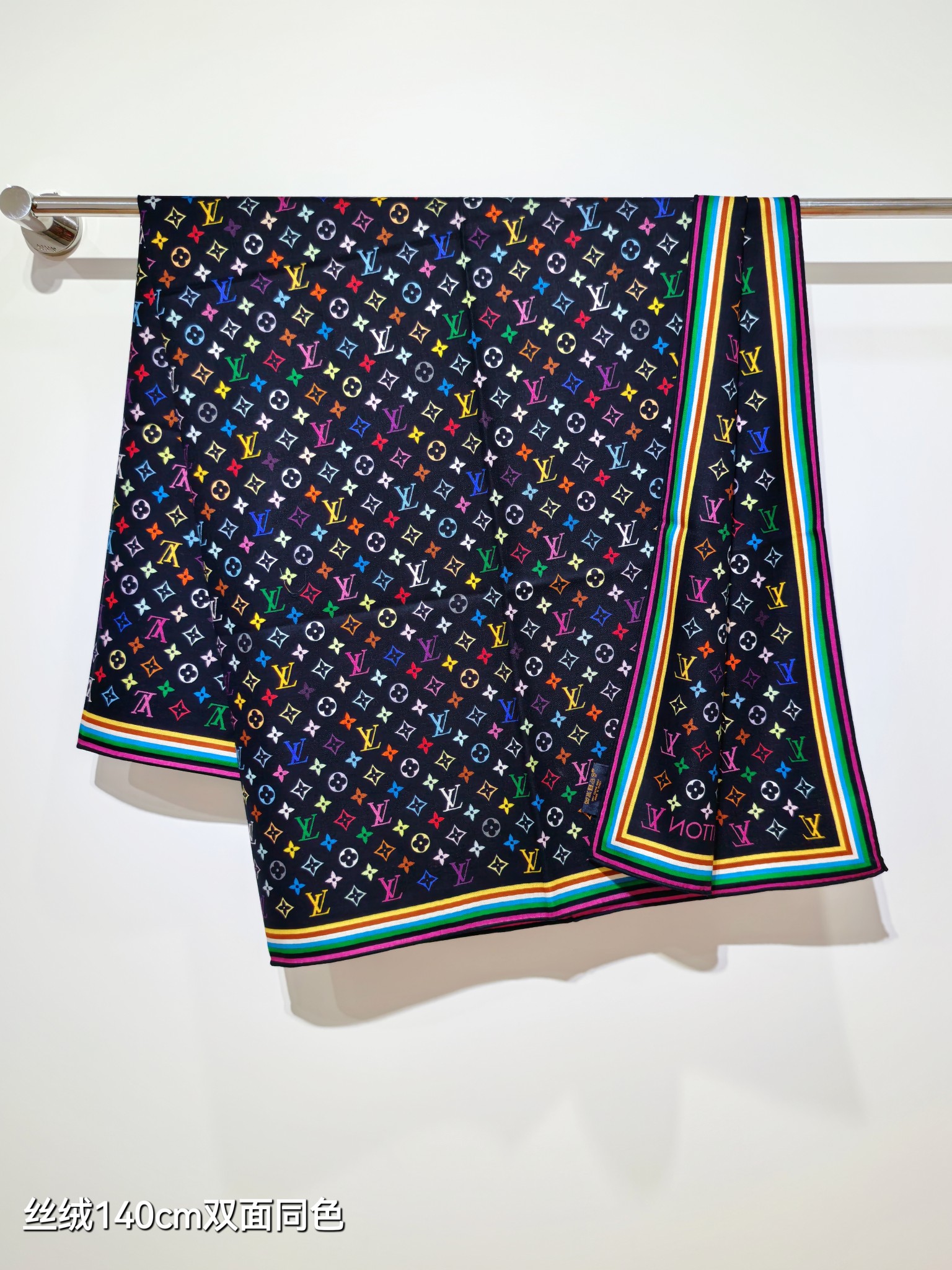 ❄RLV2540双面同色 140x140cm 70%羊绒30%真丝LV x TM《Monogram Mu