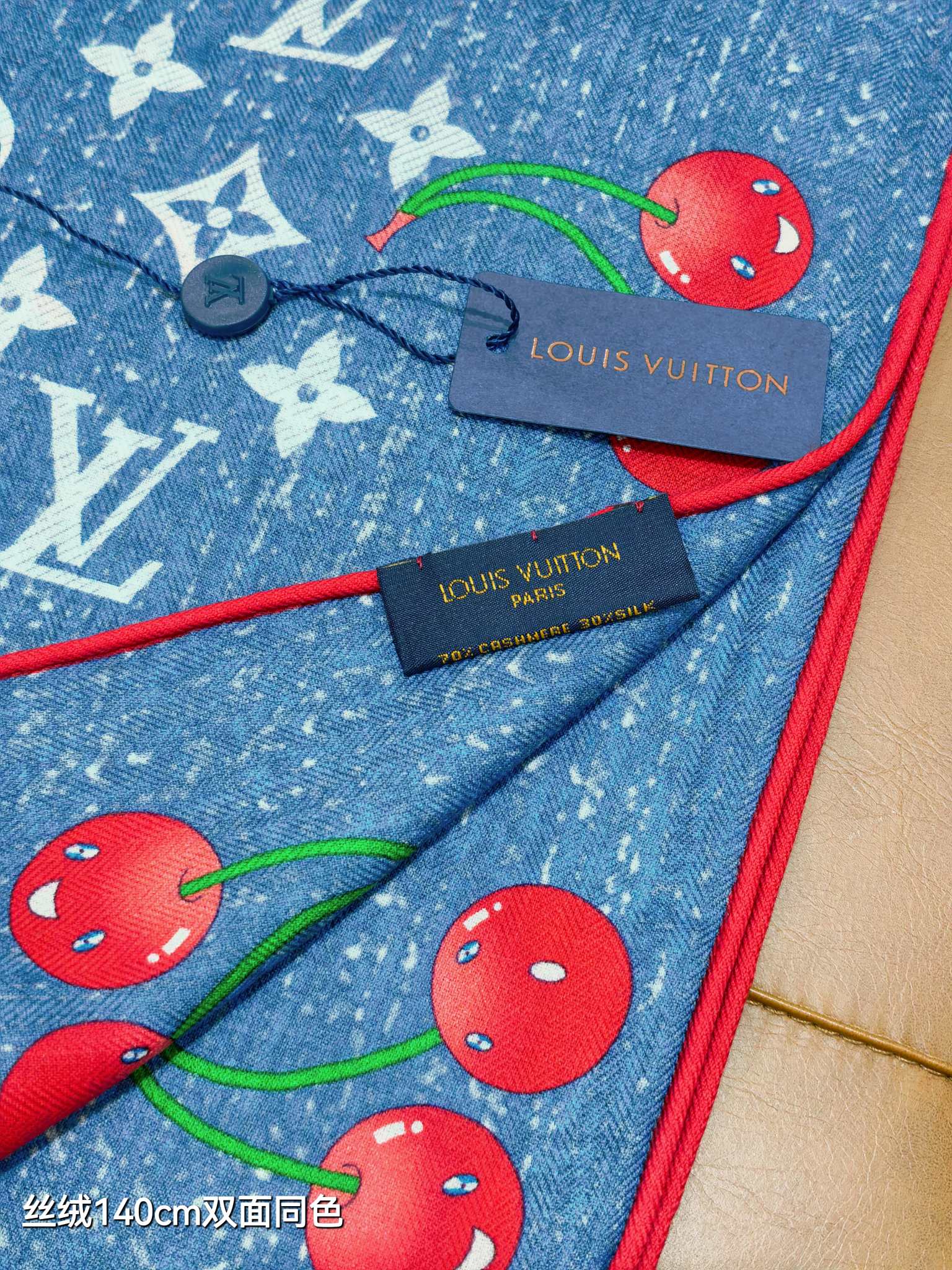 ❄RLV2541双面同色 140x140cm 70%羊绒30%真丝LV x TM《Monogram Ce