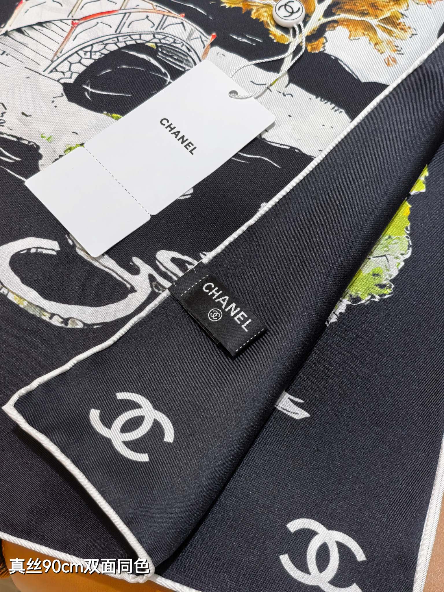 🌼SCC2546
18姆米双面  90x90cm斜纹真丝
香奈儿《》