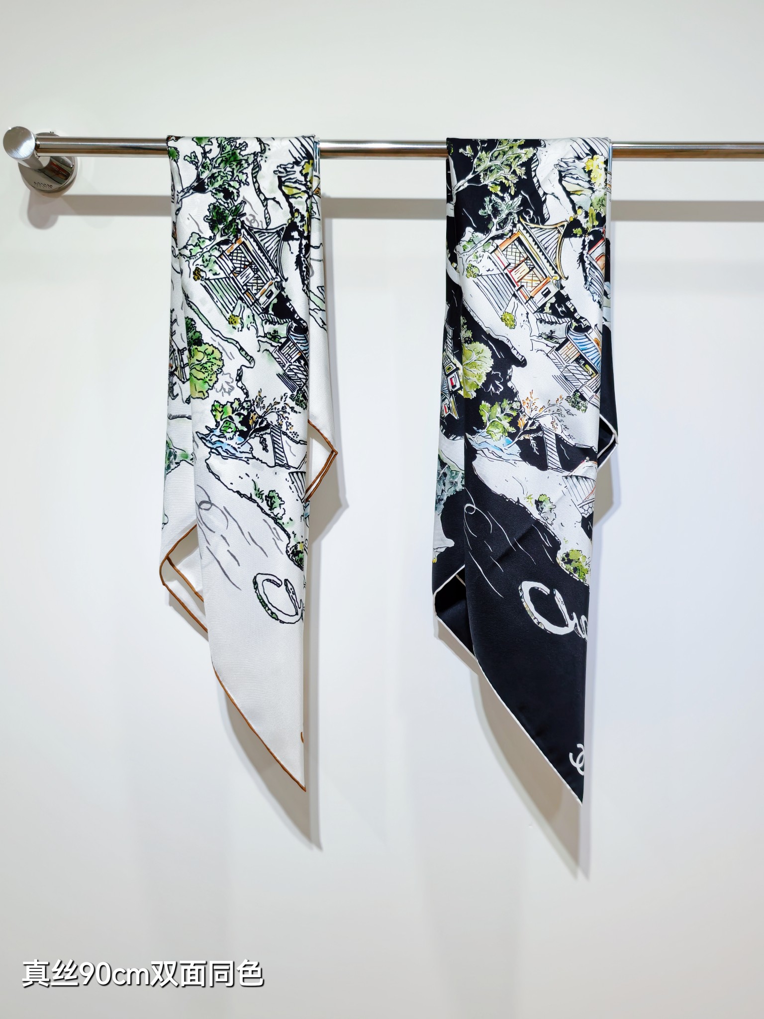 🌼SCC2546
18姆米双面  90x90cm斜纹真丝
香奈儿《》