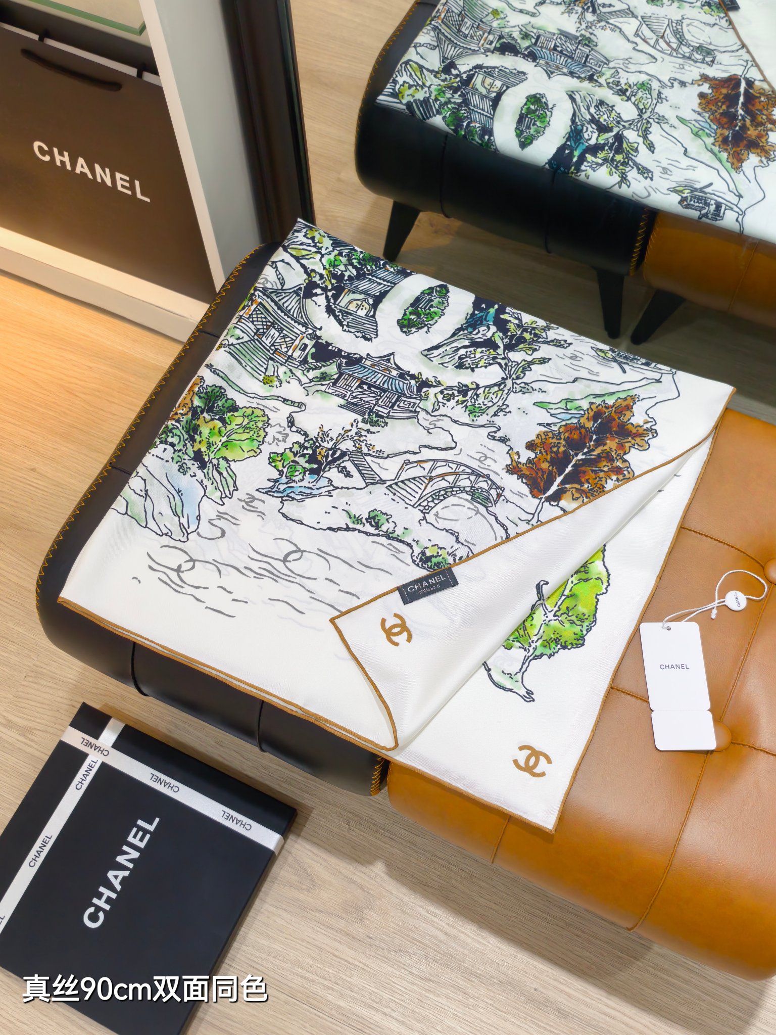 🌼SCC2546
18姆米双面  90x90cm斜纹真丝
香奈儿《》