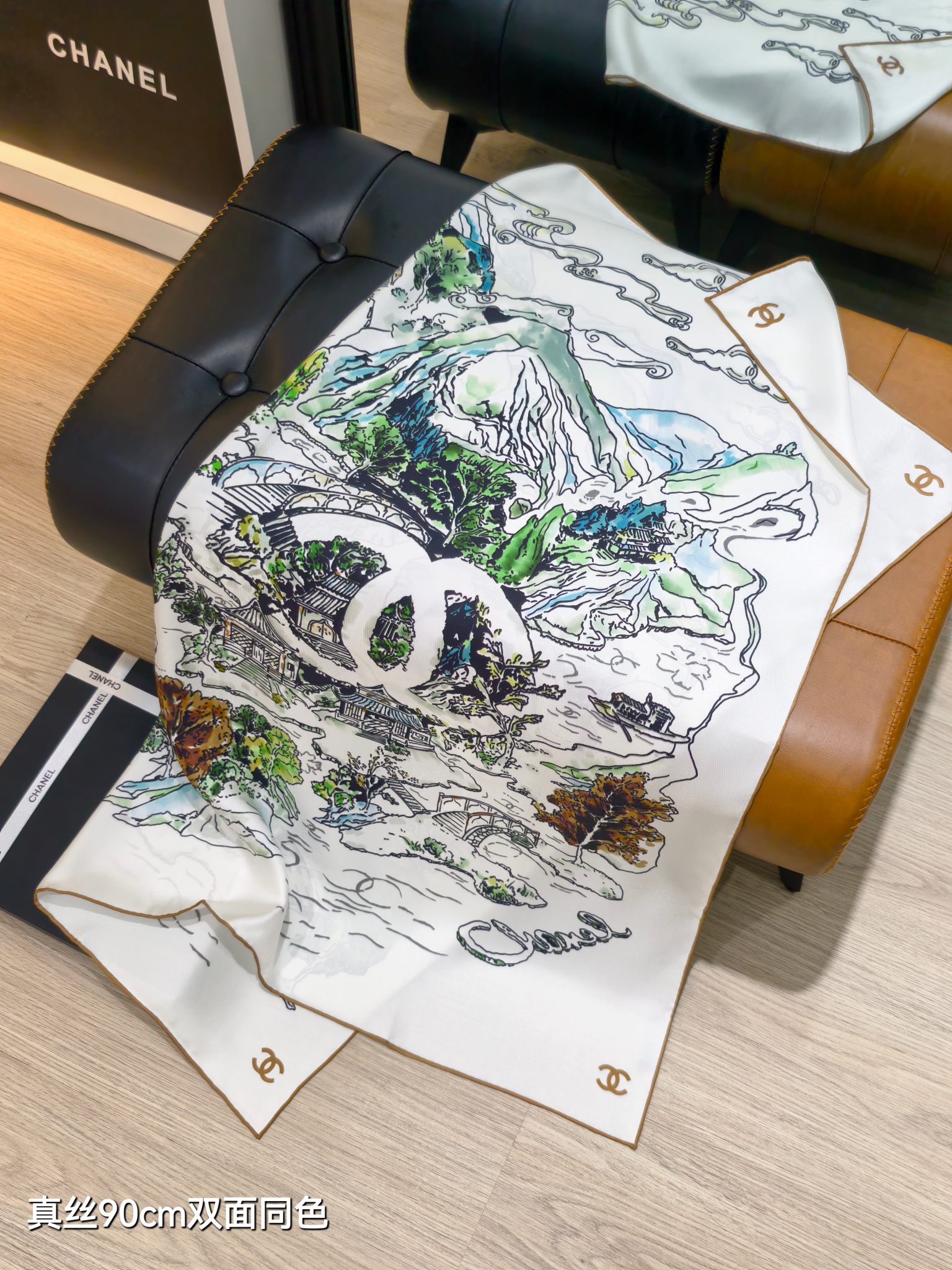 🌼SCC2546
18姆米双面  90x90cm斜纹真丝
香奈儿《》