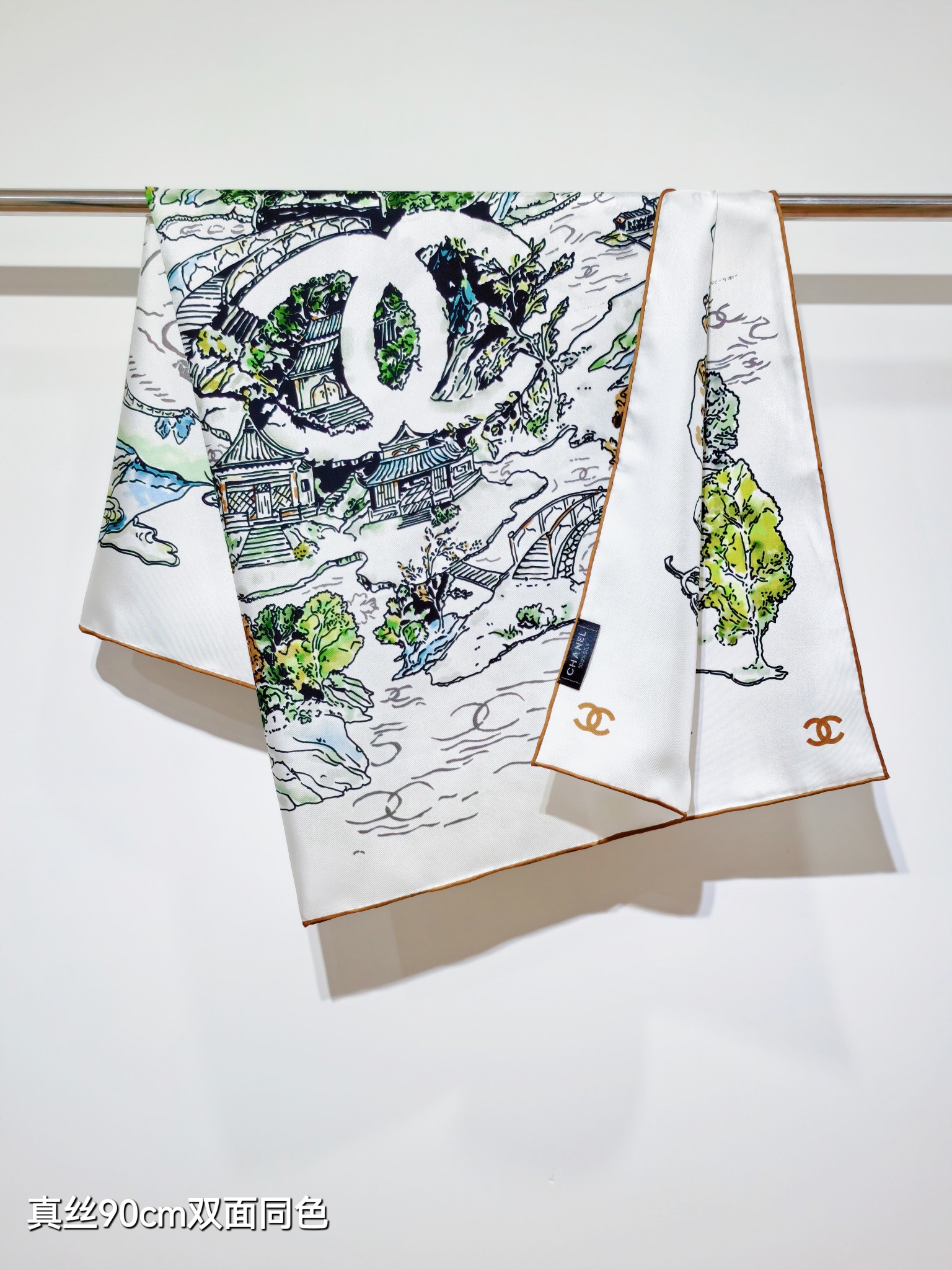 🌼SCC2546
18姆米双面  90x90cm斜纹真丝
香奈儿《》