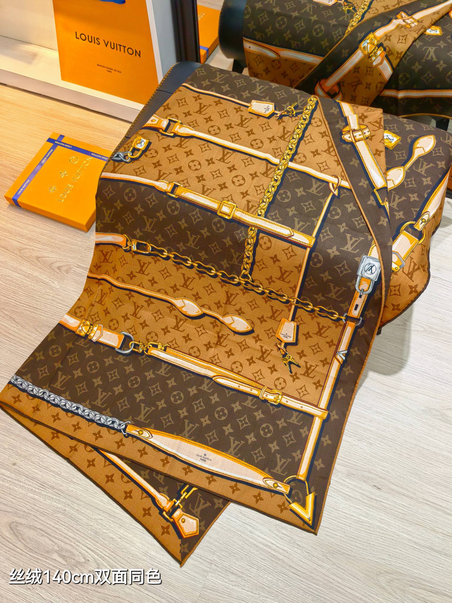 ❄RLV2543双面同色 140x140cm 70%羊绒30%真丝LV《Monogram Confide