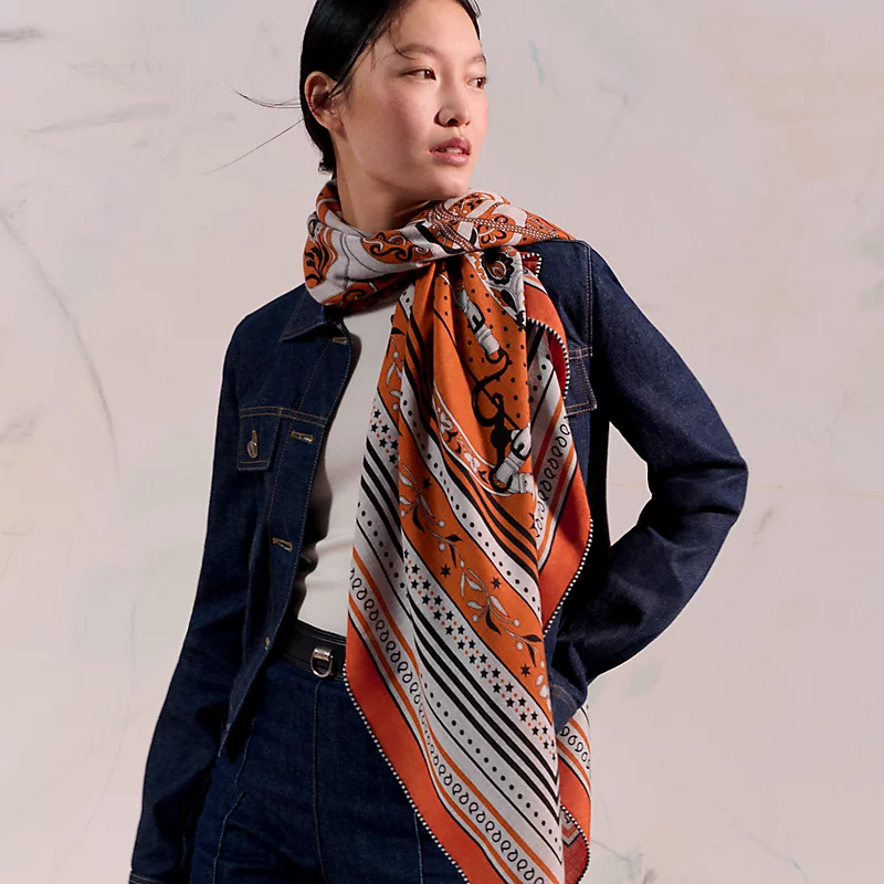 ❄RHMS2553双面同色 140x140cm 70%羊绒30%真丝爱马仕《亚马逊庆典》
