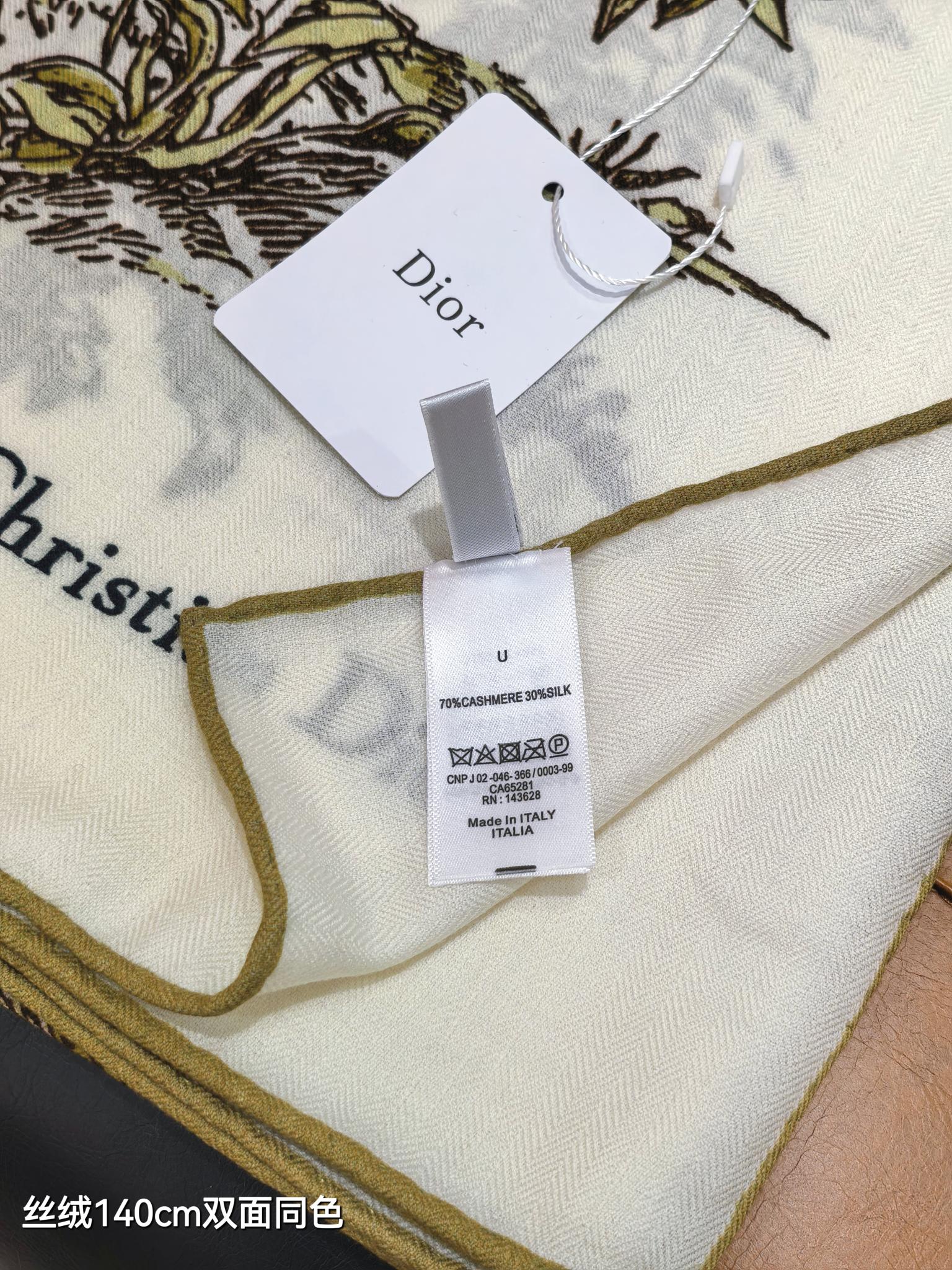 ❄RDO2536
双面同色  140x140cm 70%羊绒30%真丝
迪奥《》