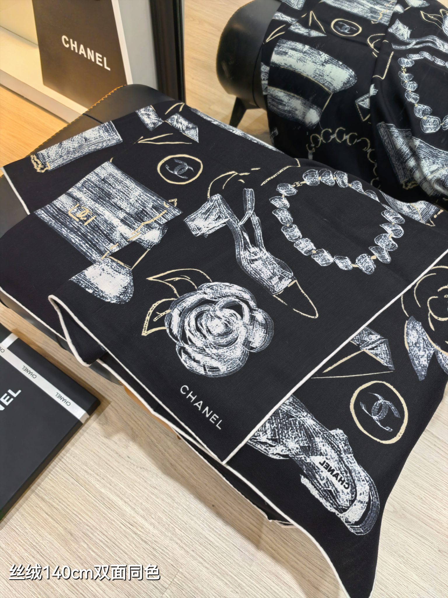 ❄RCC2557双面同色 140x140cm 70%羊绒30%真丝香奈儿《》