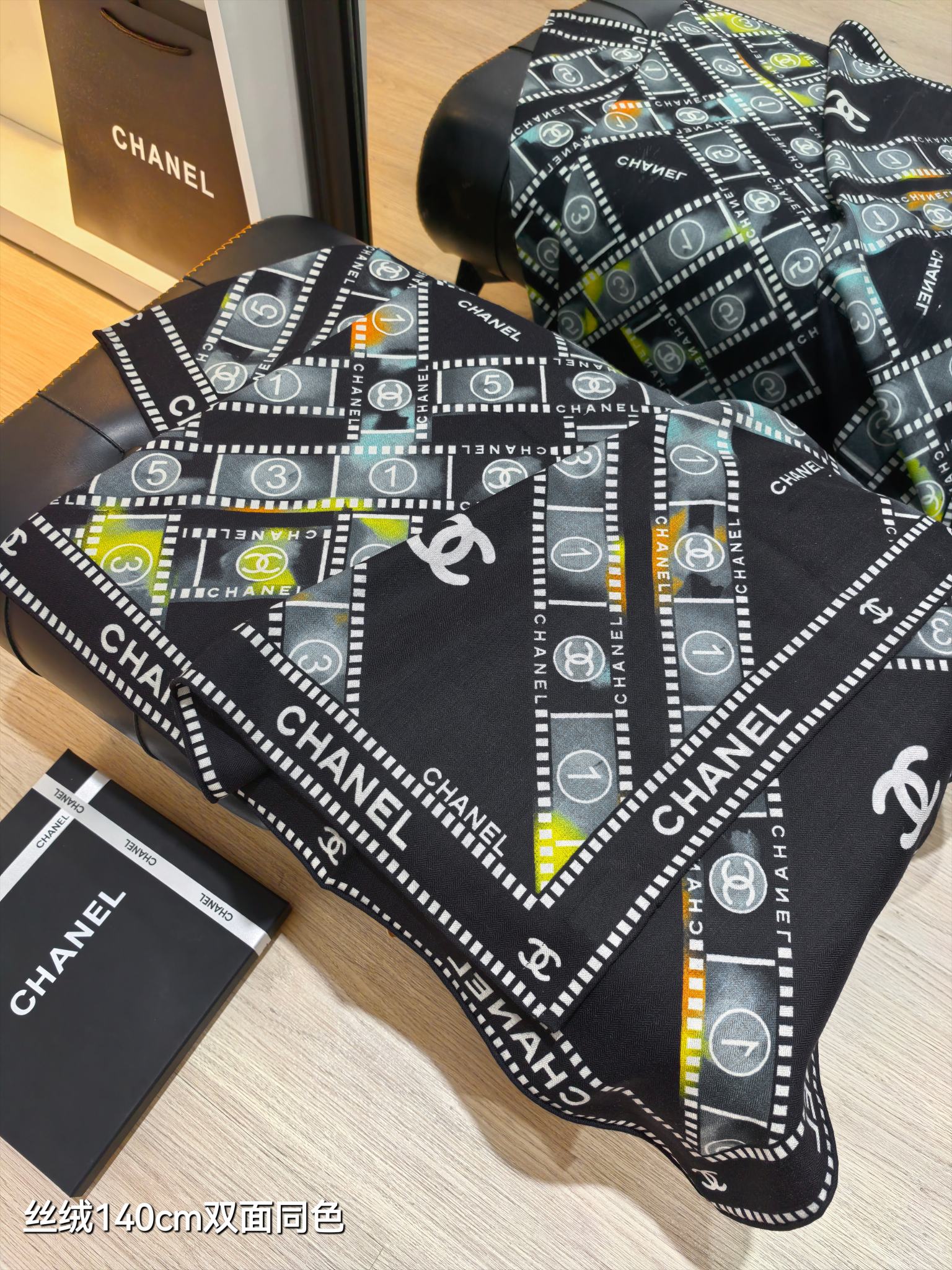 ❄RCC2563双面同色 140x140cm 70%羊绒30%真丝香奈儿《》