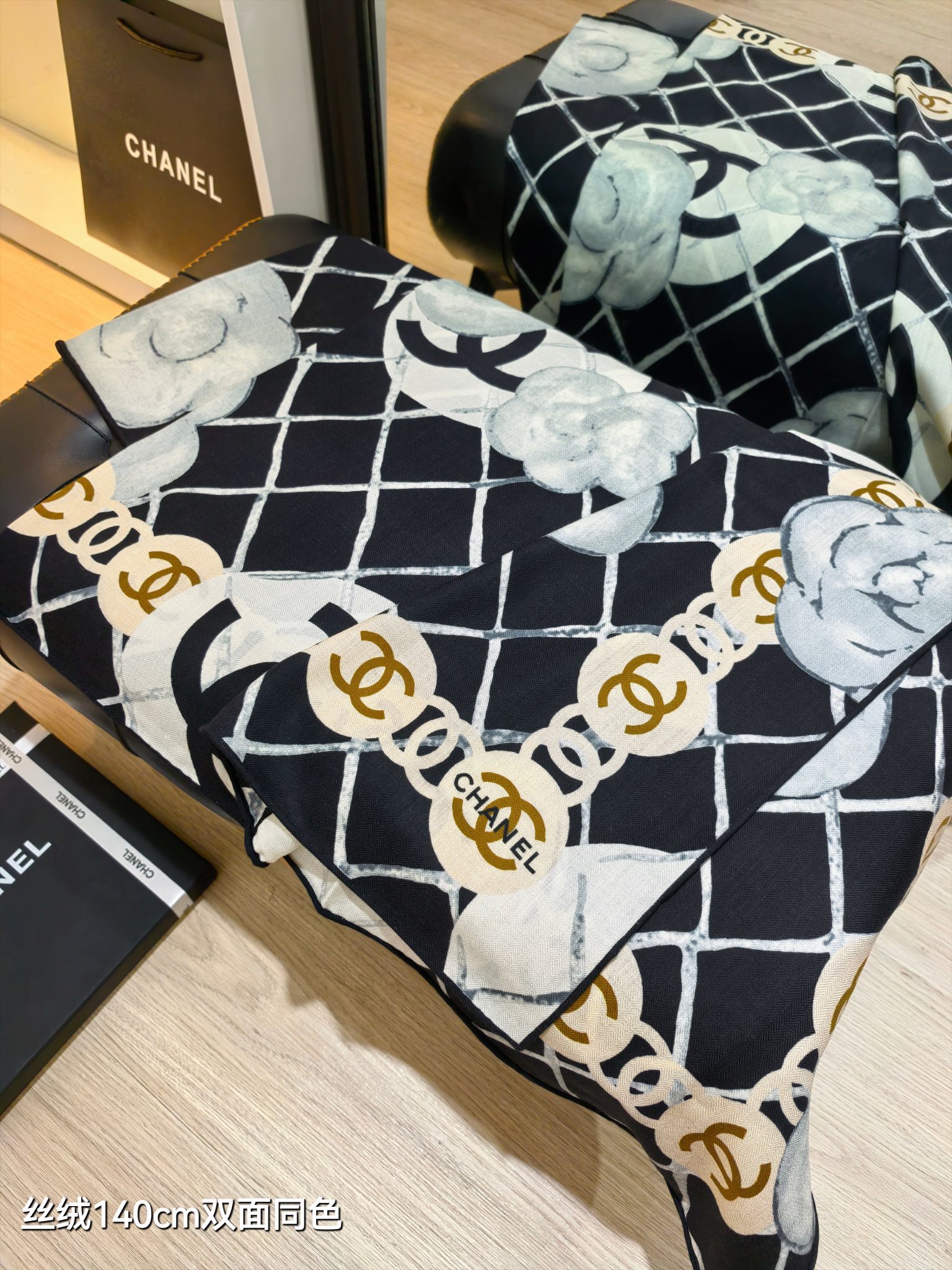 ❄RCC2564双面同色 140x140cm 70%羊绒30%真丝香奈儿《山茶花》