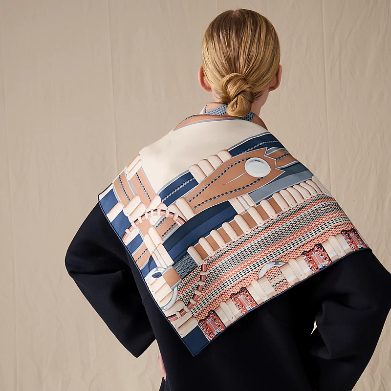 🌼SHMS255718姆米双面 90x90cm斜纹真丝爱马仕《银花集》