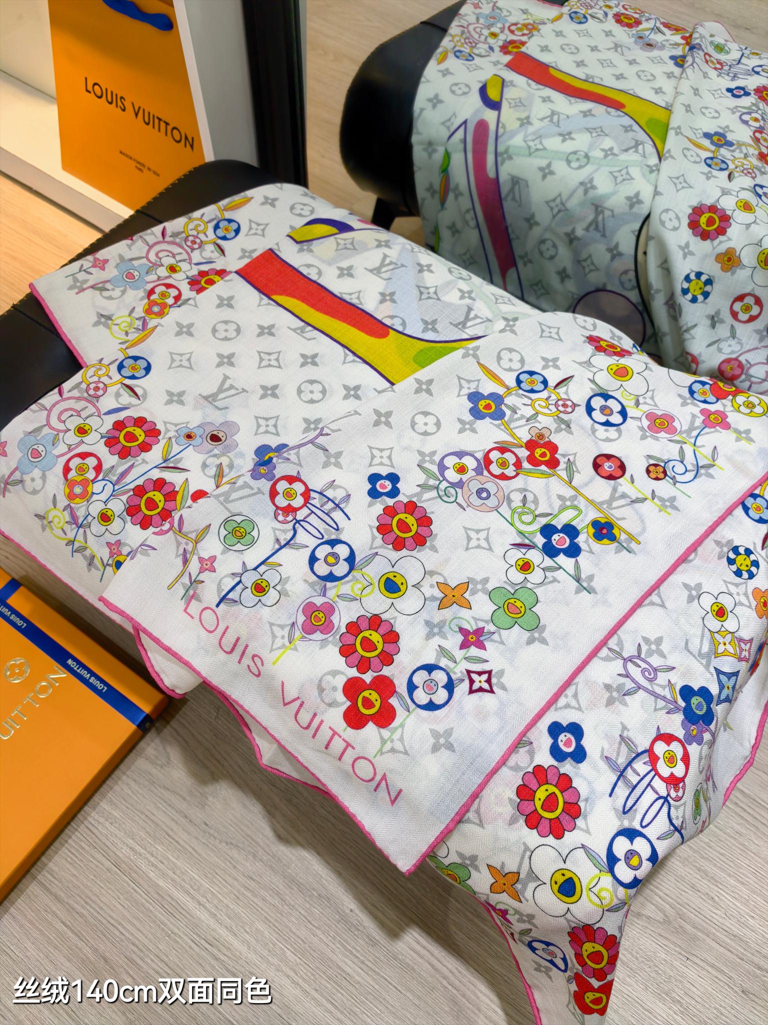 ❄RLV2548双面同色 140x140cm 70%羊绒30%真丝LV x TM《Monogram Su