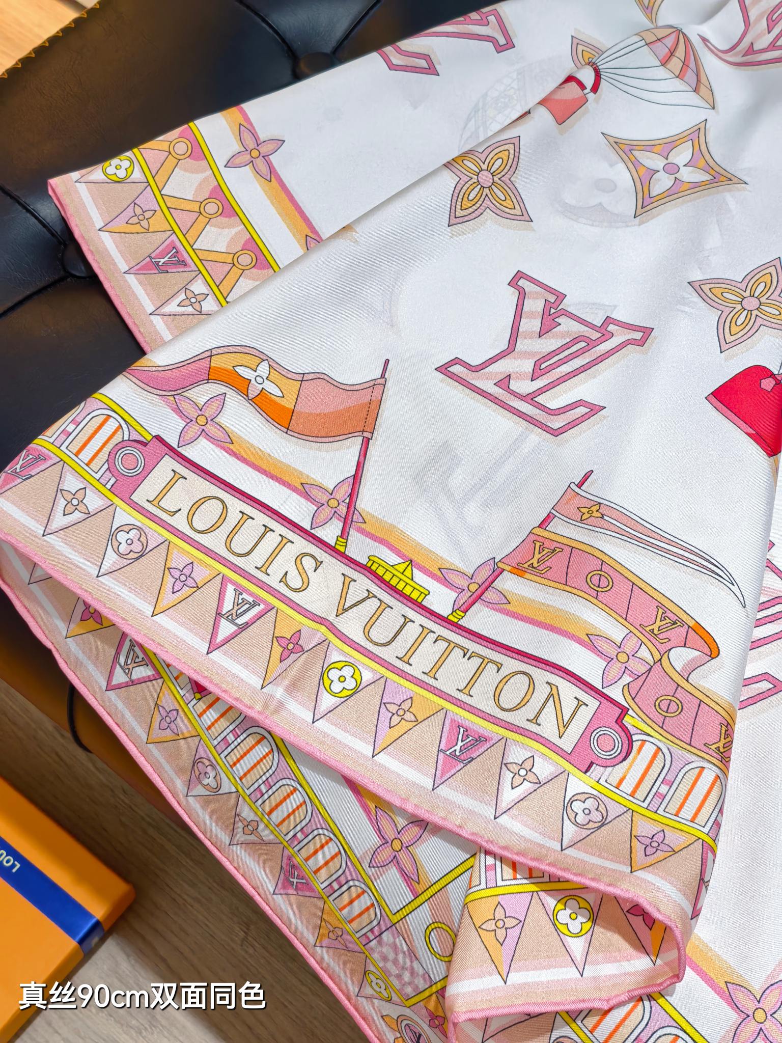 🌼SLV254918姆米双面 90x90cm斜纹真丝LV《From The Cloud跟着云彩》