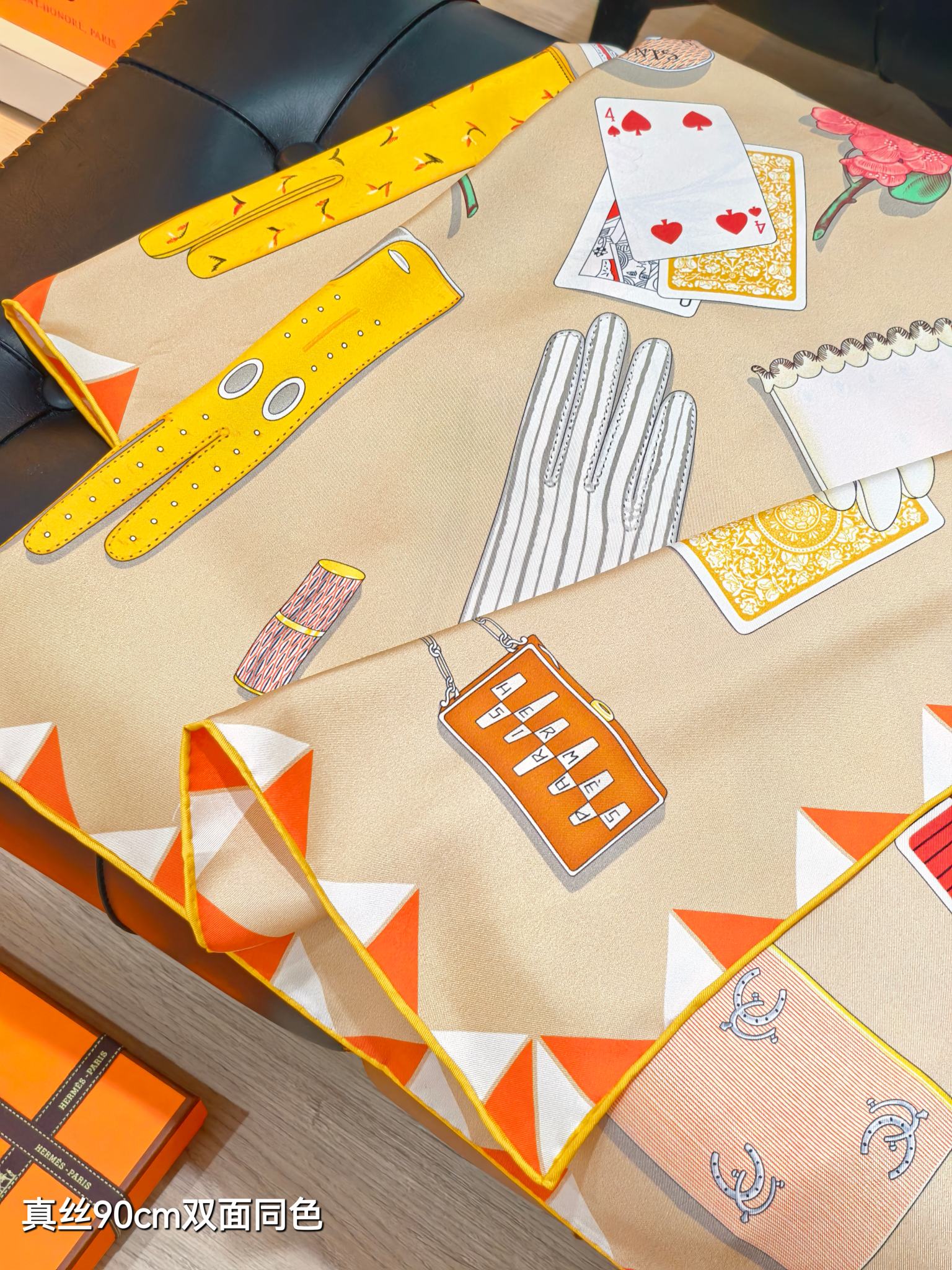 🌼SHMS255918姆米双面 90x90cm斜纹真丝爱马仕《手套时光》