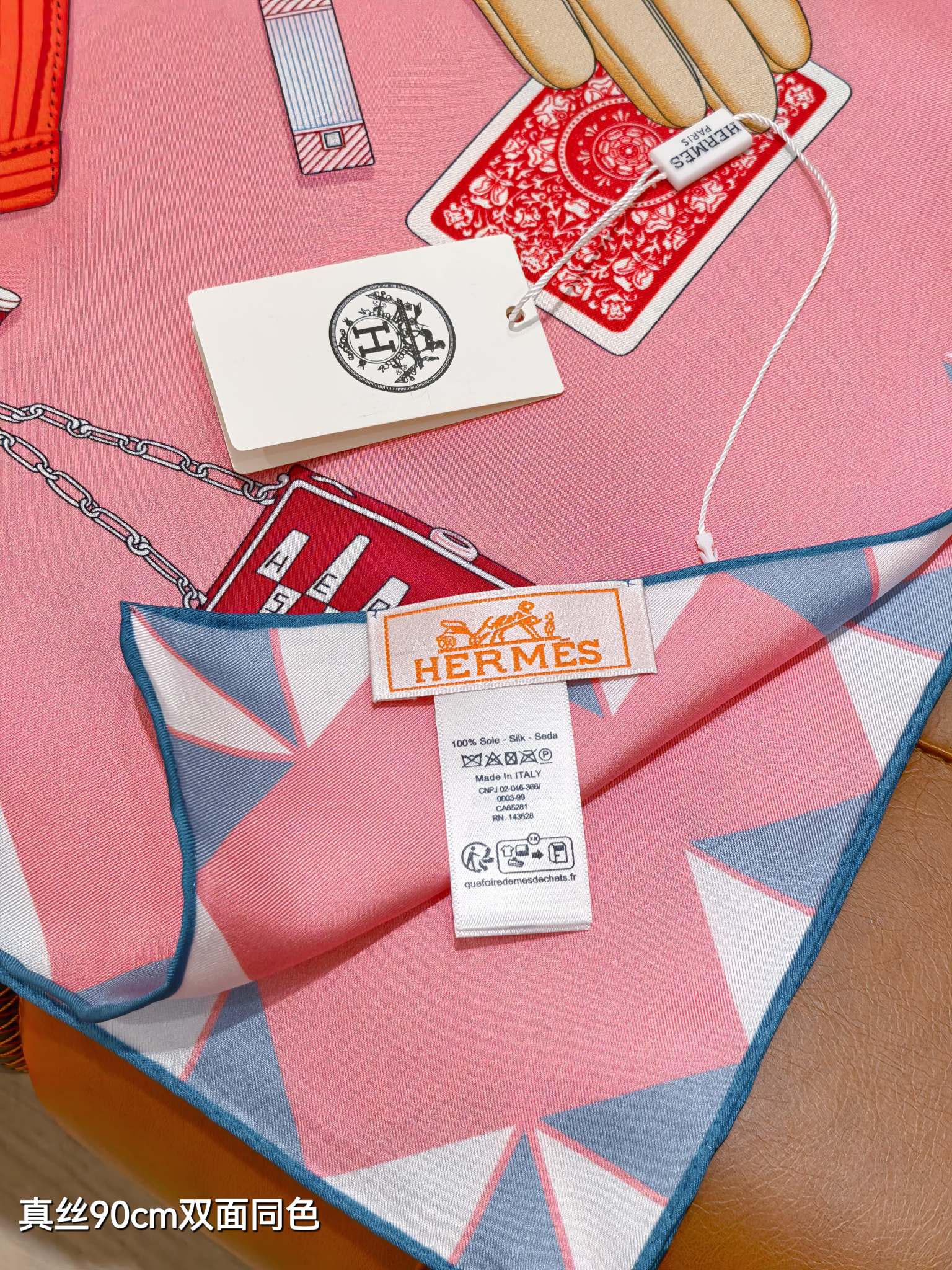 🌼SHMS255918姆米双面 90x90cm斜纹真丝爱马仕《手套时光》