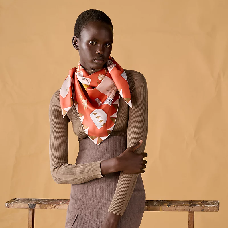 🌼SHMS255918姆米双面 90x90cm斜纹真丝爱马仕《手套时光》