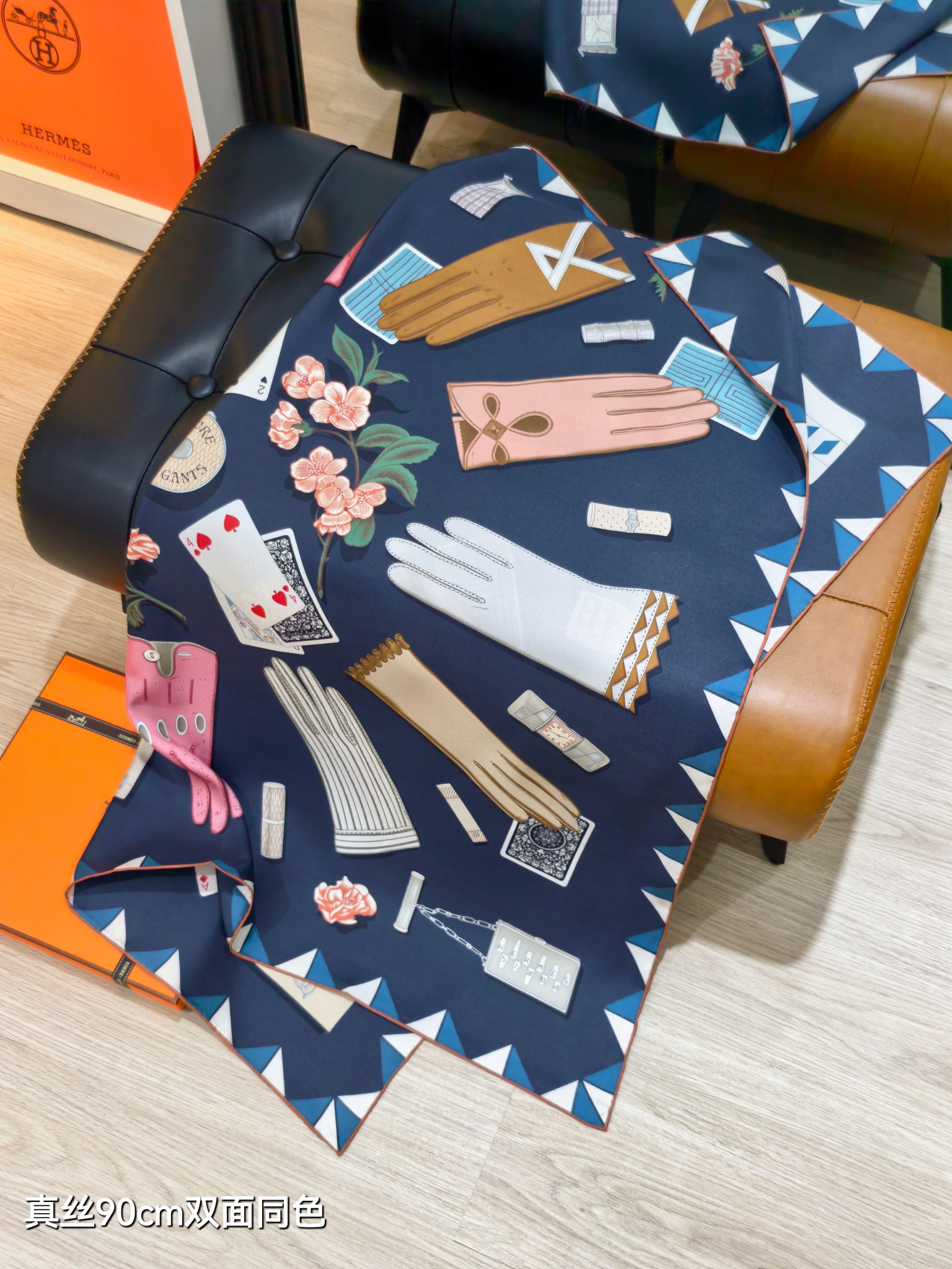 🌼SHMS255918姆米双面 90x90cm斜纹真丝爱马仕《手套时光》