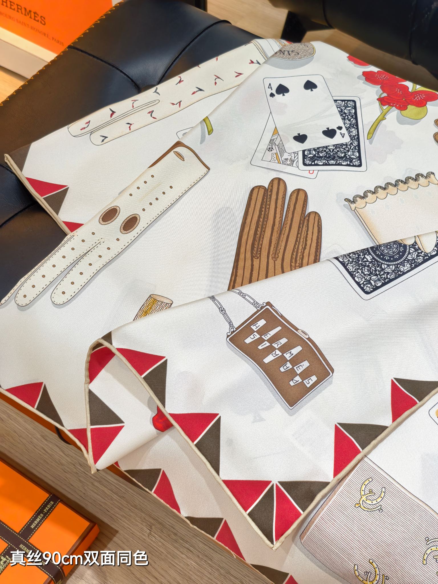 🌼SHMS255918姆米双面 90x90cm斜纹真丝爱马仕《手套时光》