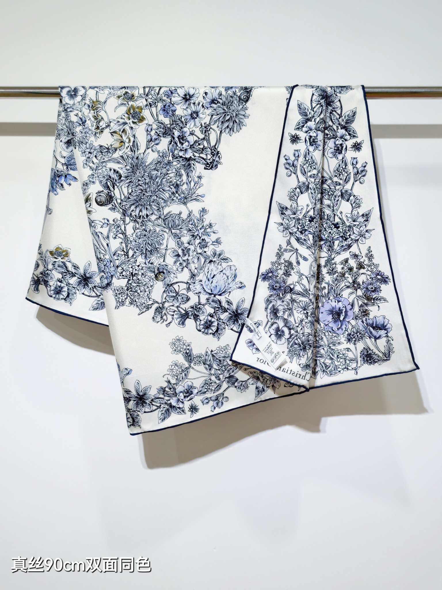 🌼SDO2542
18姆米双面  90x90cm斜纹真丝
迪奥《》