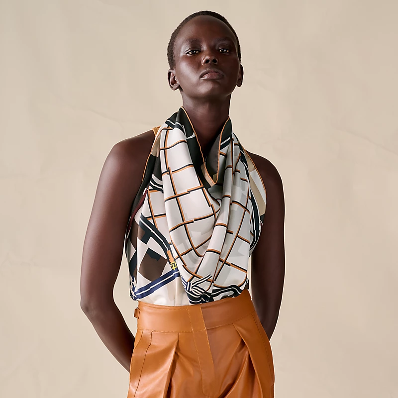 🌼SHMS257218姆米双面 90x90cm斜纹真丝爱马仕《格纹马面罩》