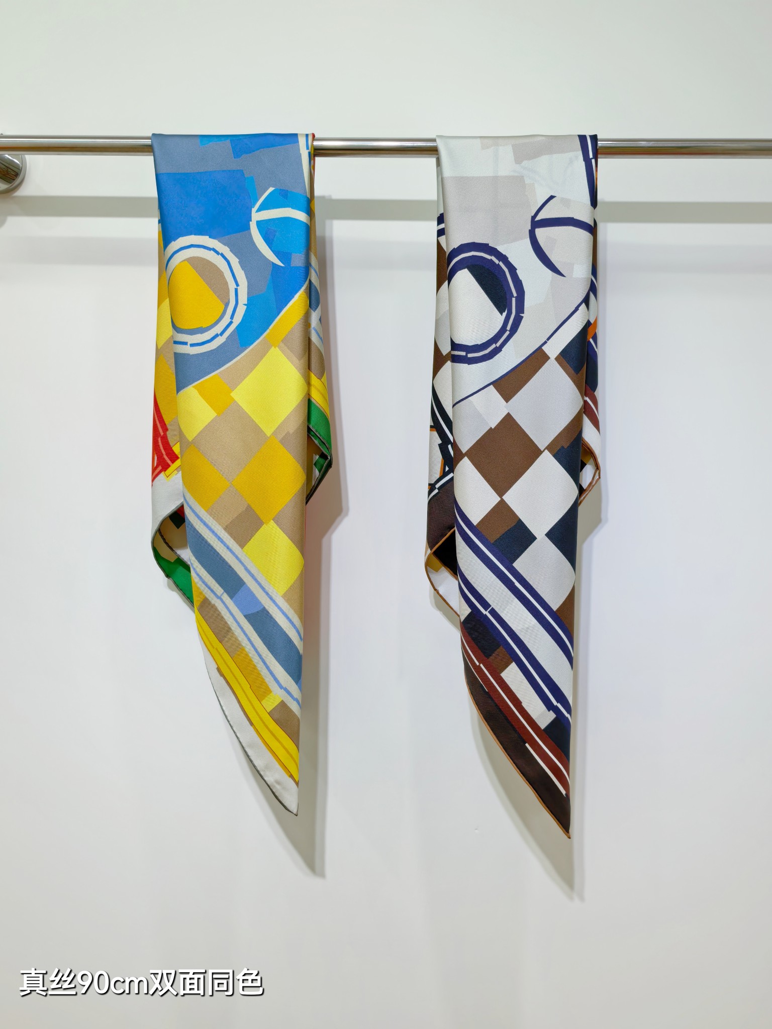 🌼SHMS257218姆米双面 90x90cm斜纹真丝爱马仕《格纹马面罩》