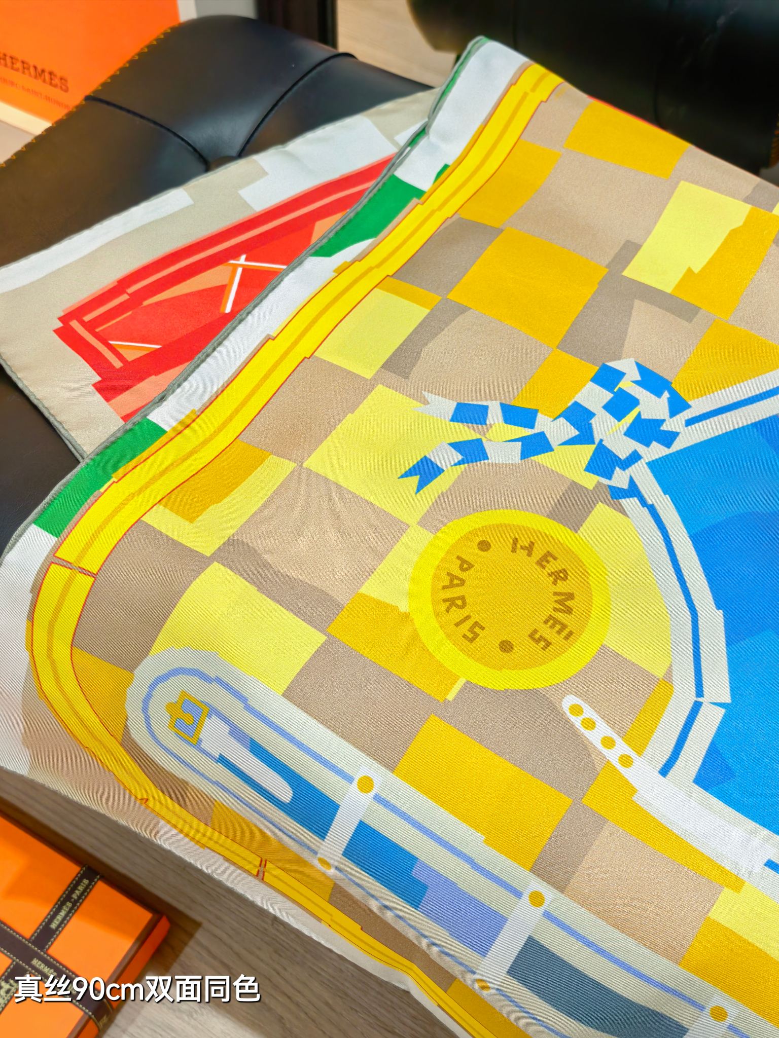 🌼SHMS257218姆米双面 90x90cm斜纹真丝爱马仕《格纹马面罩》