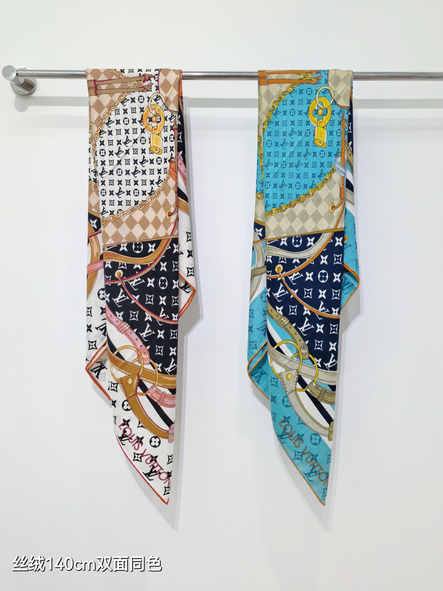 ❄RLV2552双面同色 140x140cm 70%羊绒30%真丝LV x TM《Flower And