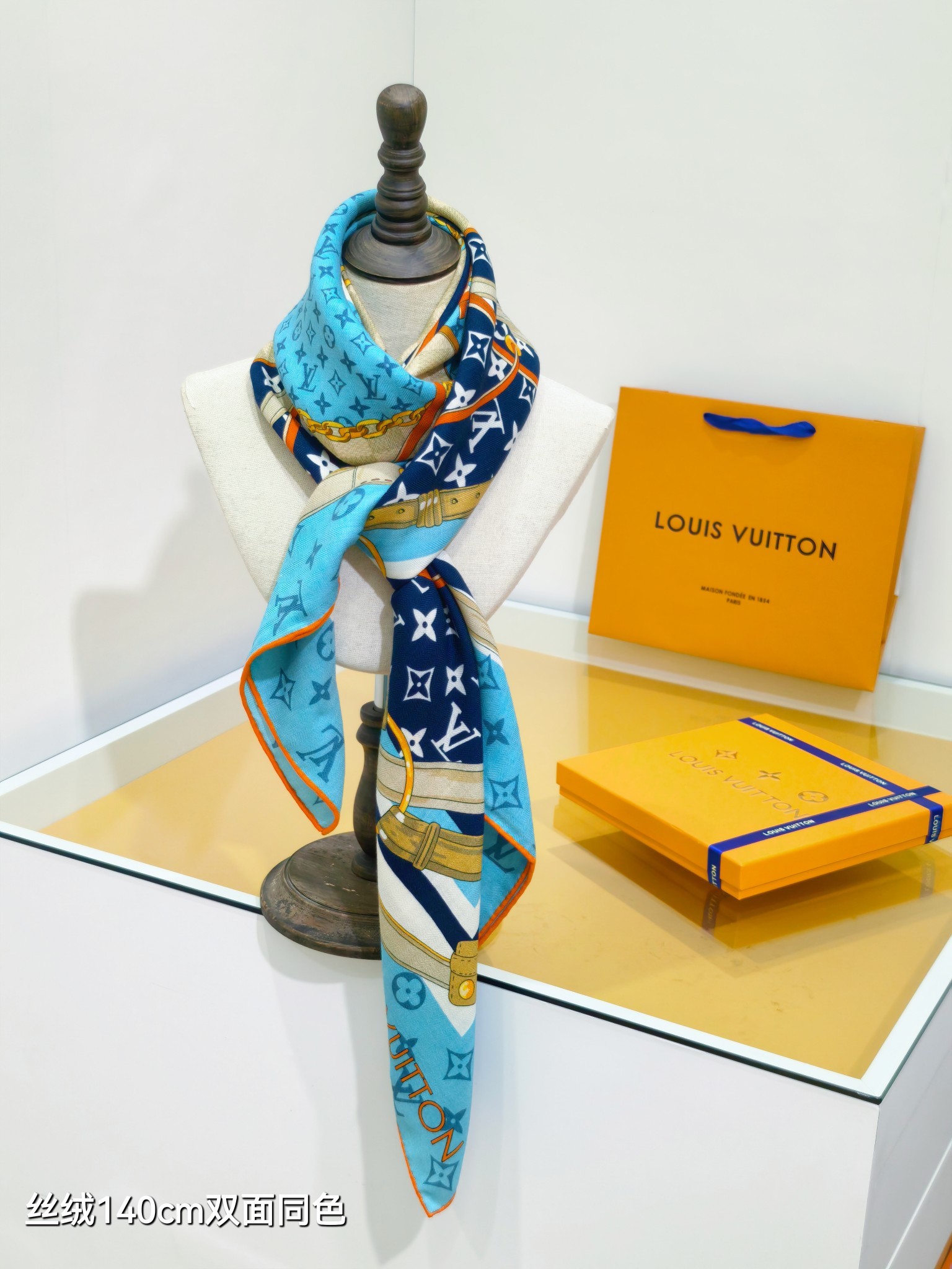 ❄RLV2552双面同色 140x140cm 70%羊绒30%真丝LV x TM《Flower And