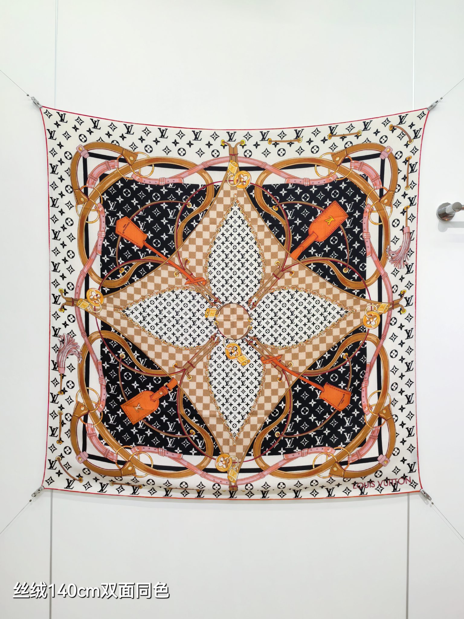 NO:714591,RLV2552 Double-sided same color 140x140cm 70 cashmere 30 real silk LV x TM 'Flower And Straps' high version scarf, high version scarf, louis vuitton, real silk19860909RLV2552 双面同色 140x140cm 70羊绒30真丝 LV x TM《Flower And Straps》高版本围巾,高版本围巾,louis vuitton,real silk,scarf