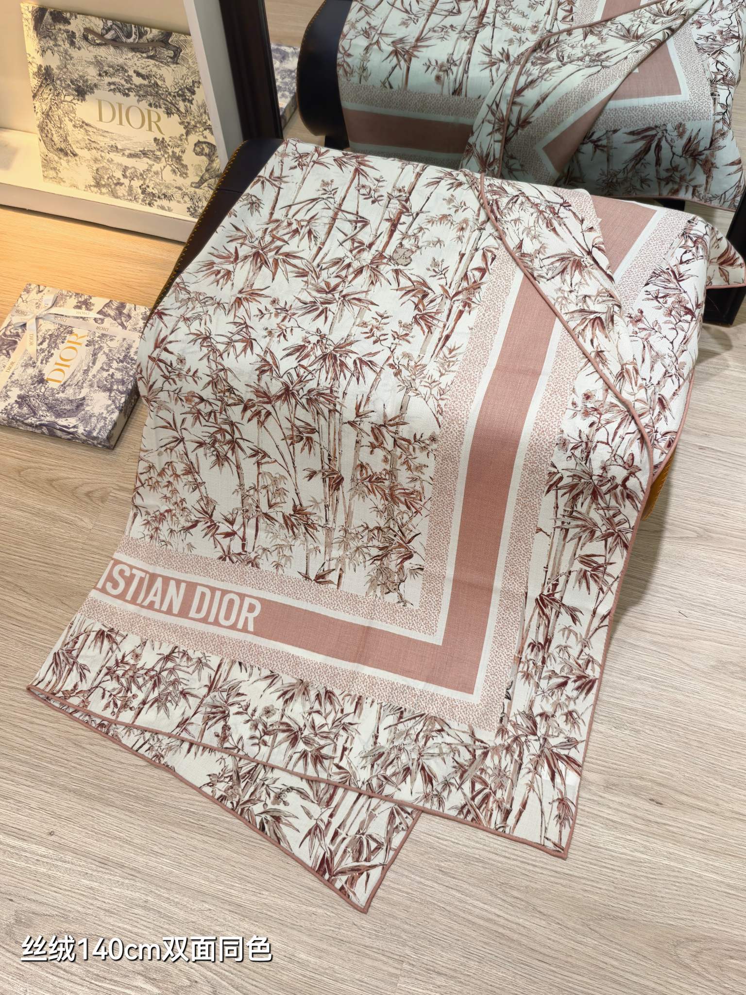 ❄RDO2543双面同色 140x140cm 70%羊绒30%真丝迪奥《》