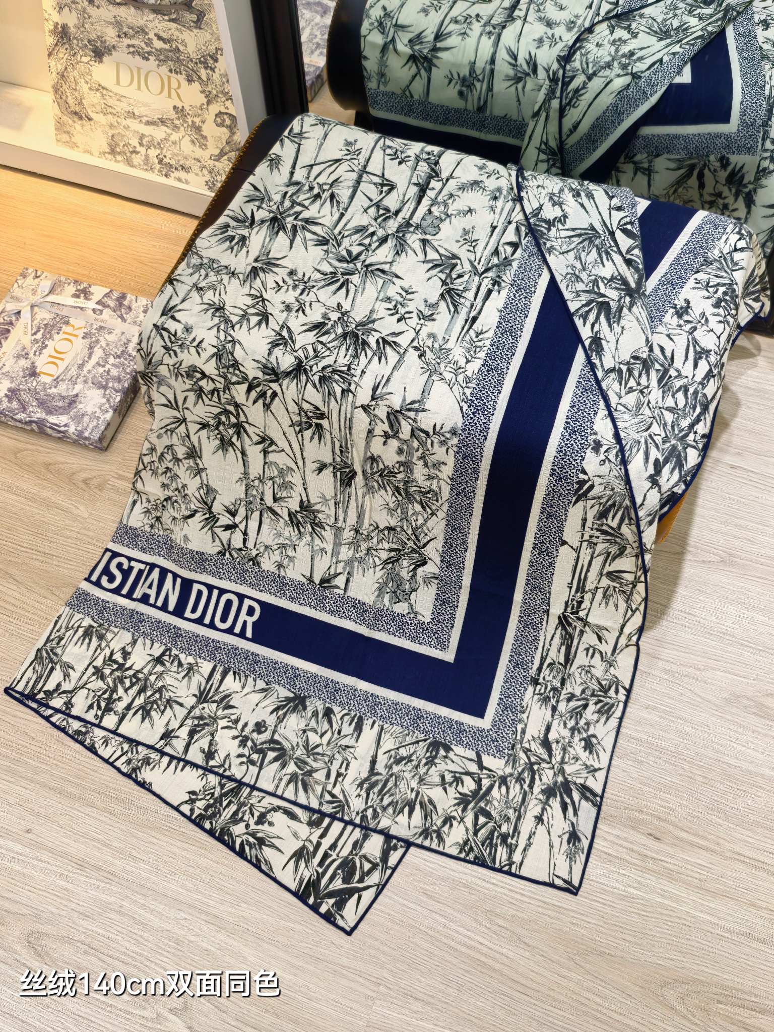❄RDO2543双面同色 140x140cm 70%羊绒30%真丝迪奥《》