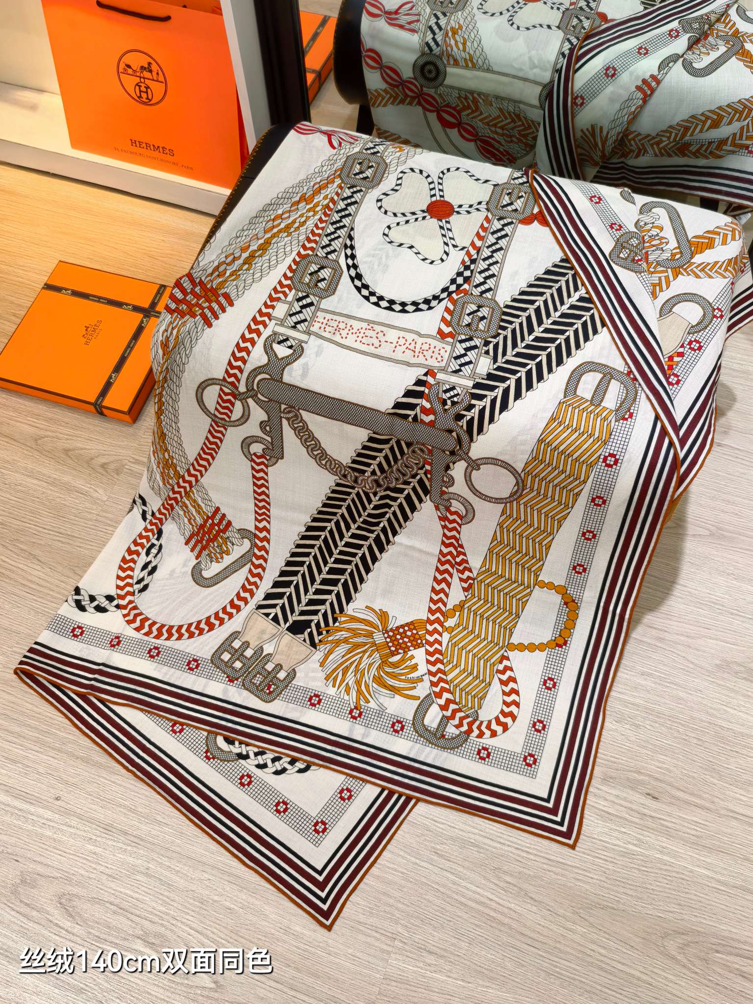 ❄RHMS2581双面同色 140x140cm 70%羊绒30%真丝爱马仕《Tout en Tresse