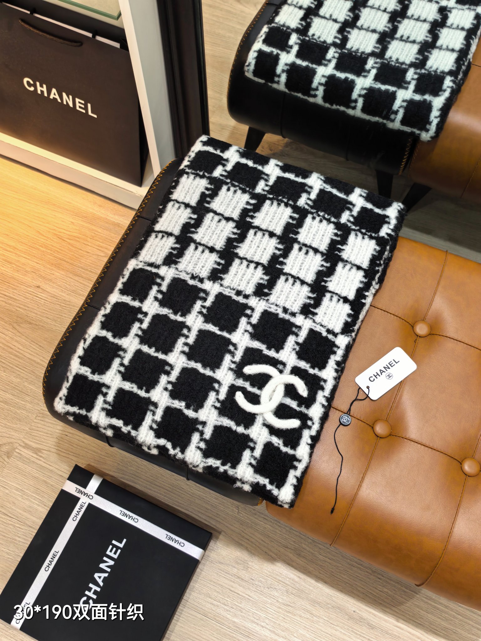 P135❄RCC2582
针织  30x190cm 
香奈儿《》