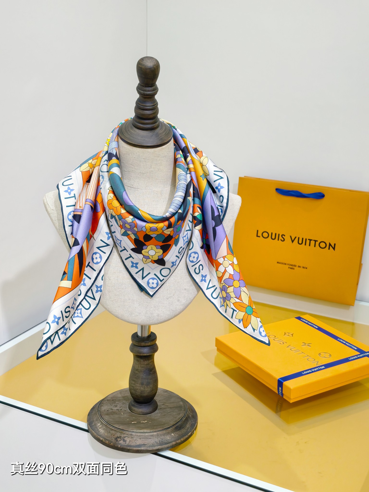 🌼SLV255418姆米双面 90x90cm斜纹真丝LV《Picnic》