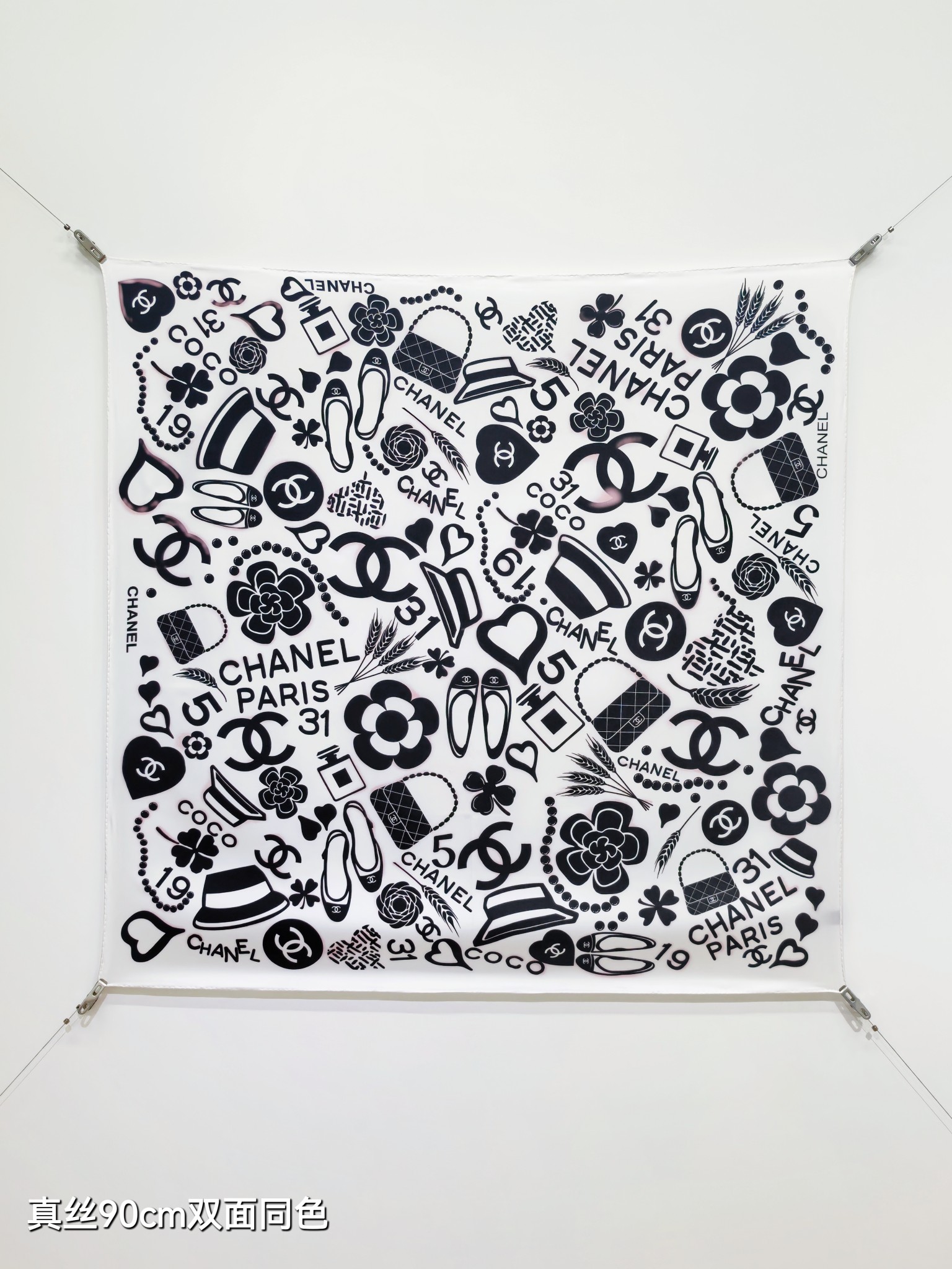 P160🌼SCC2583
18姆米双面  90x90cm斜纹真丝
香奈儿《》