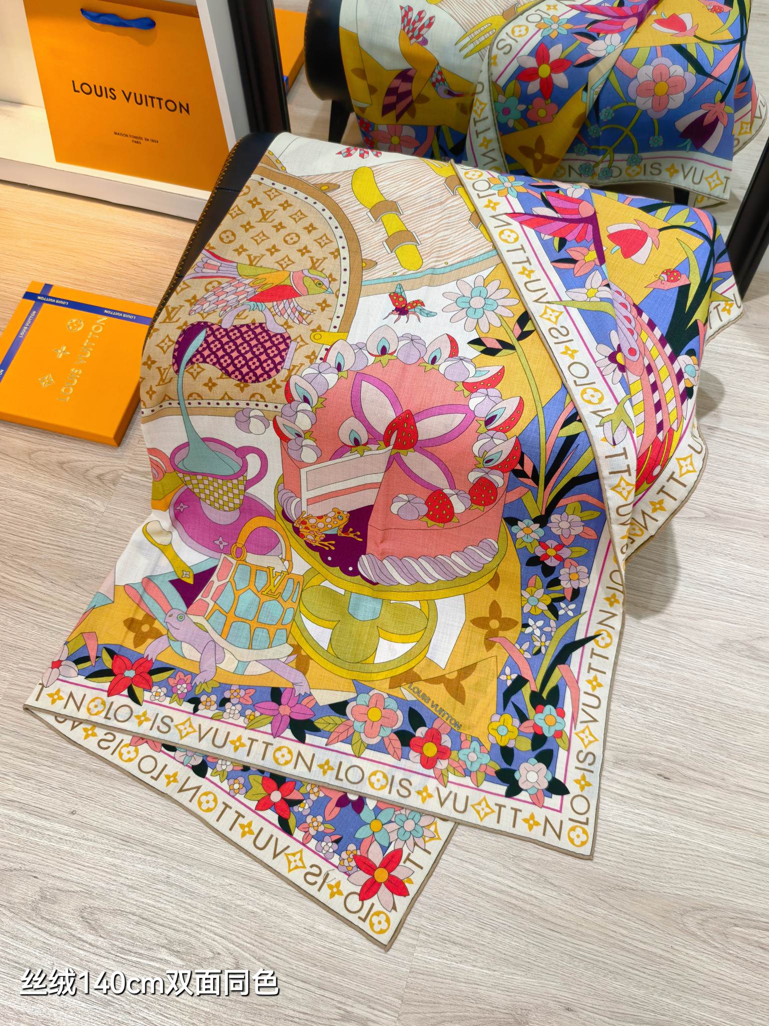 ❄RLV2555双面同色 140x140cm 70%羊绒30%真丝LV《Picnic》