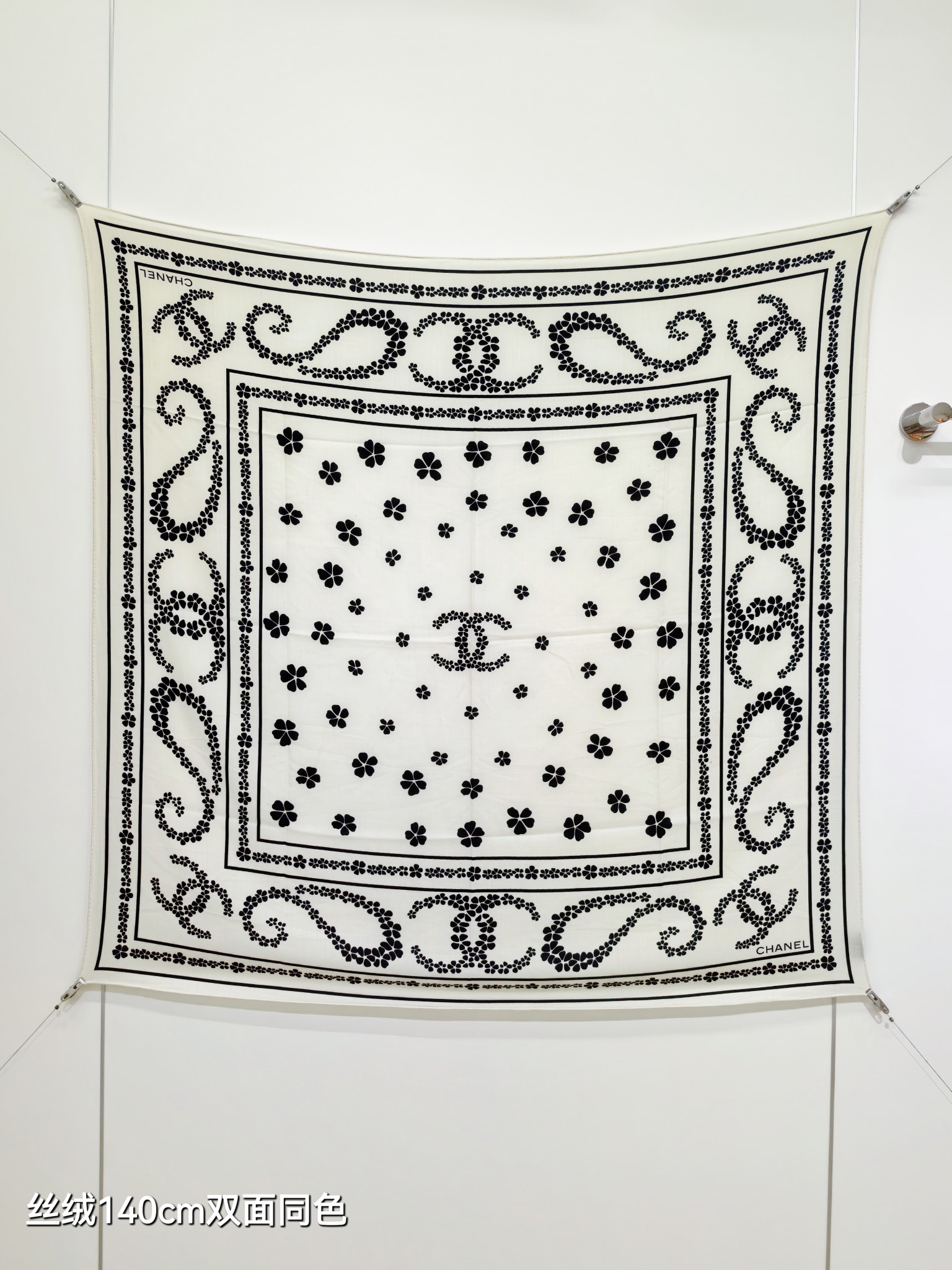 NO:603467,RCC2592 Double-sided same color 140x140cm 70 cashmere 30 real silk Chanel '' high version scarf, high version scarf, chanel, real silk19860909RCC2592 双面同色 140x140cm 70羊绒30真丝 香奈儿《》高版本围巾,高版本围巾,chanel,real silk,scarf