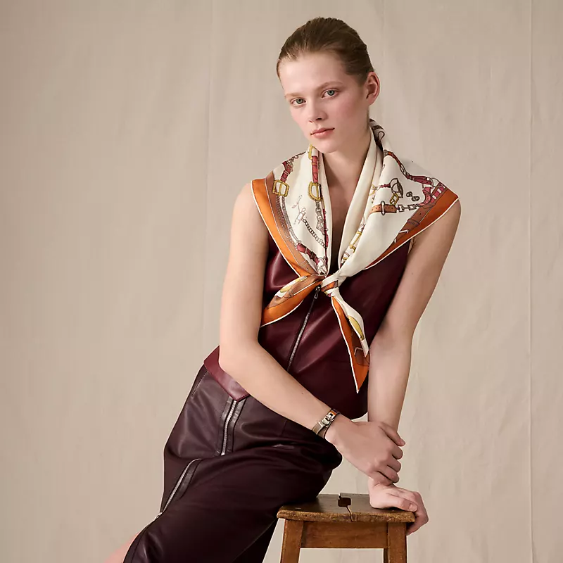 🌼SHMS258918姆米双面 90x90cm斜纹真丝爱马仕《跃动的马儿》