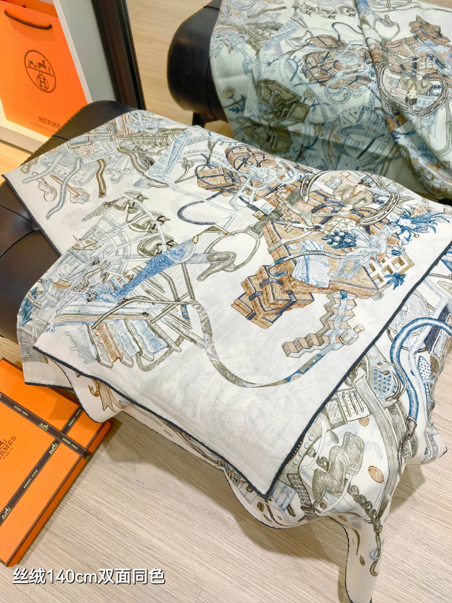 ❄RHMS2592双面同色 140x140cm 70%羊绒30%真丝爱马仕《爱马仕世界》