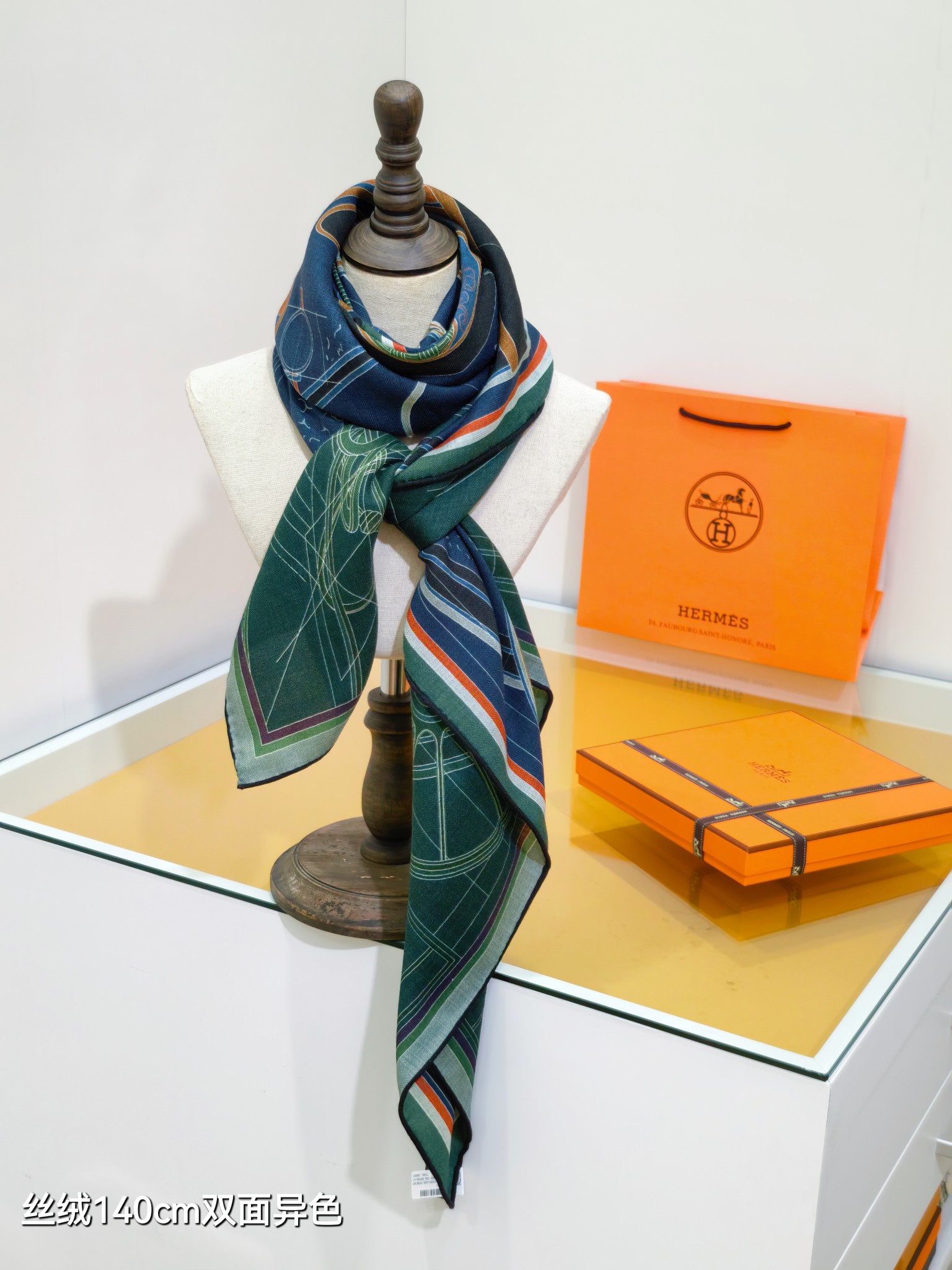 ❄RHMS2593双面异色 140x140cm 70%羊绒30%真丝爱马仕《小型马车》