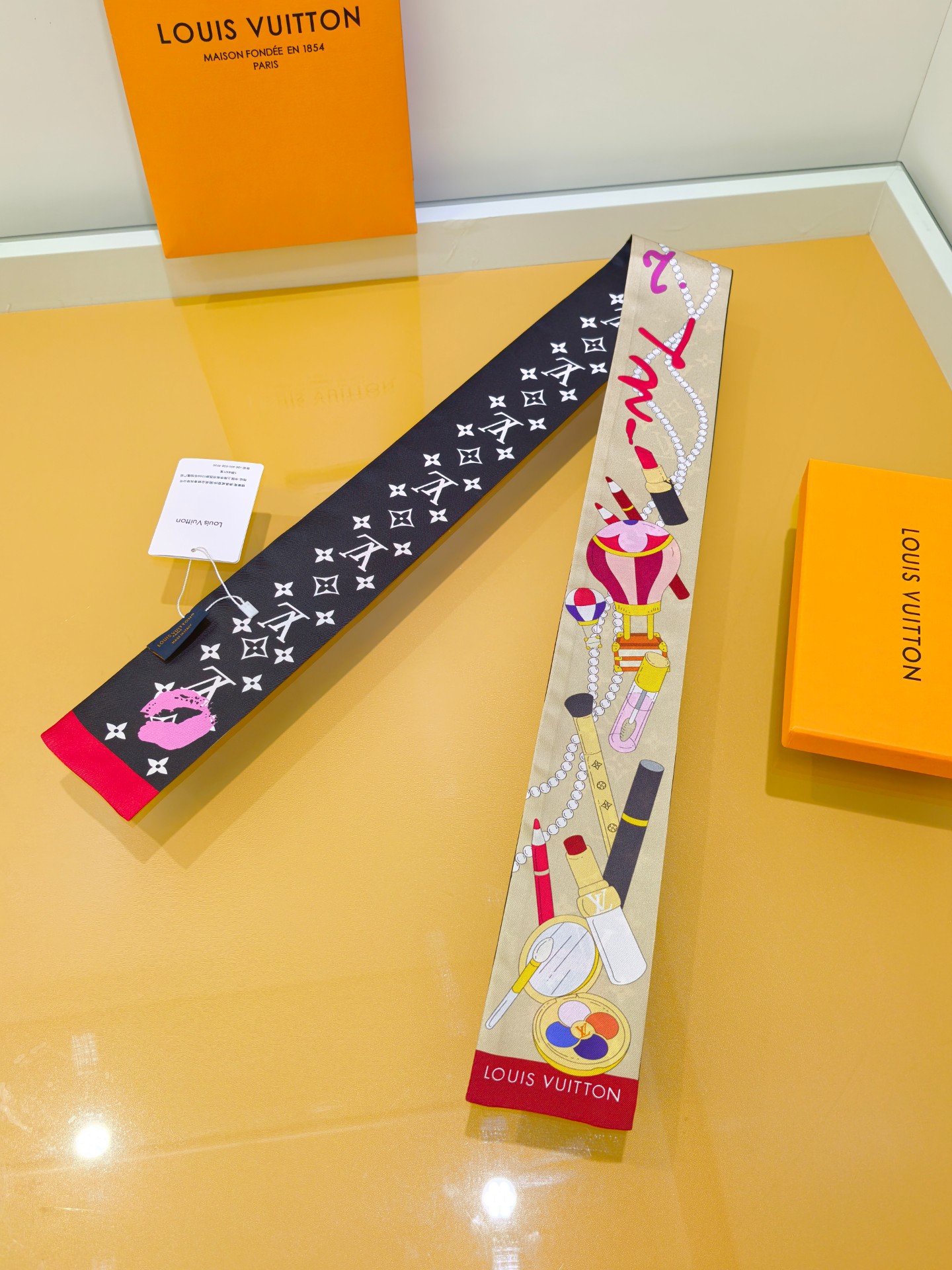 NO:882622,PLV2571 8X120cm, silk double-layered double-sided LV〖〗 silk scarf, streamer, streamer, hair bundle, louis vuitton, real silk19860909PLV2571 8X120cm,真丝双层双面 LV〖〗丝巾,飘带,飘带，发束,louis vuitton,real silk,accessory