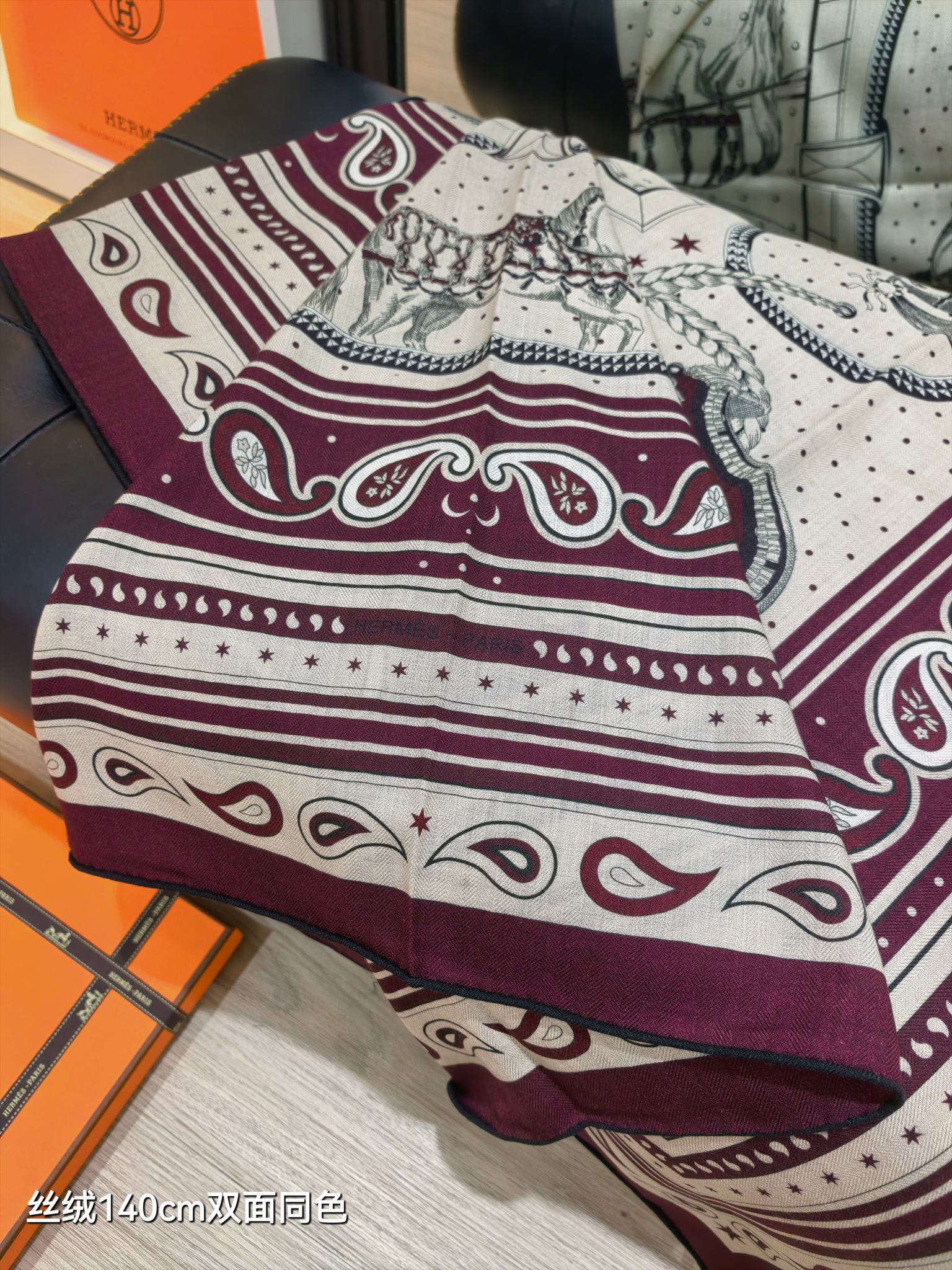❄RHMS2633 双面同色  140x140cm 70%羊绒30%真丝 爱马仕《盛宴BANDANA》