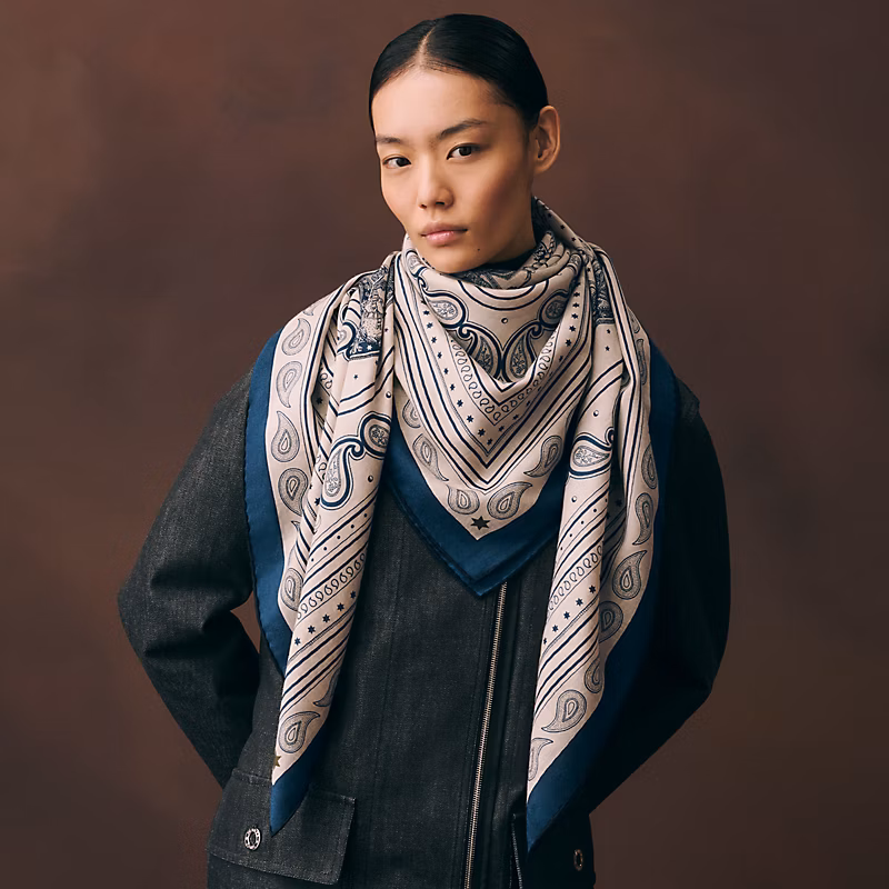❄RHMS2633 双面同色  140x140cm 70%羊绒30%真丝 爱马仕《盛宴BANDANA》